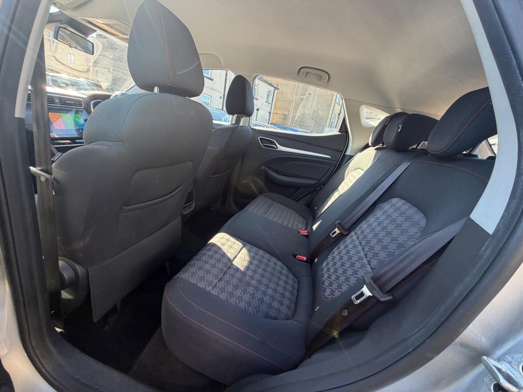MG ZS view 12