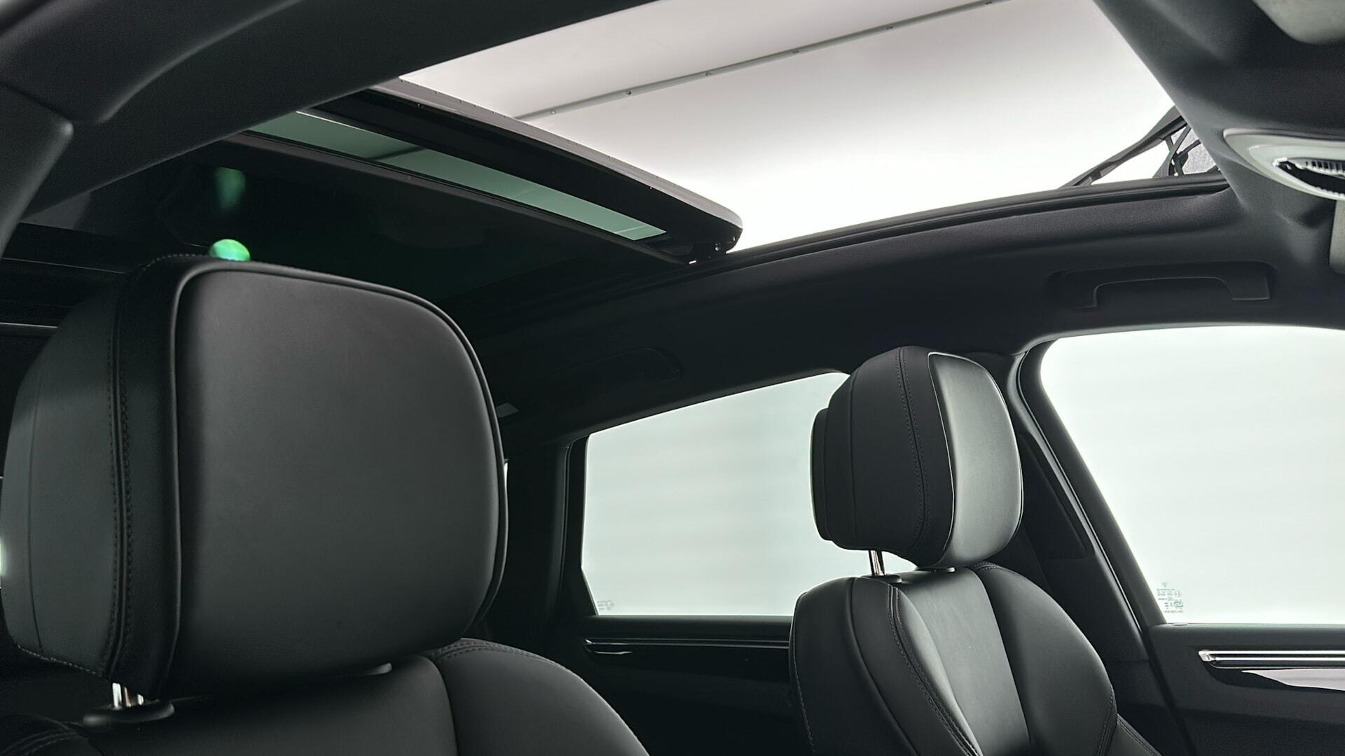 Porsche Macan view 23