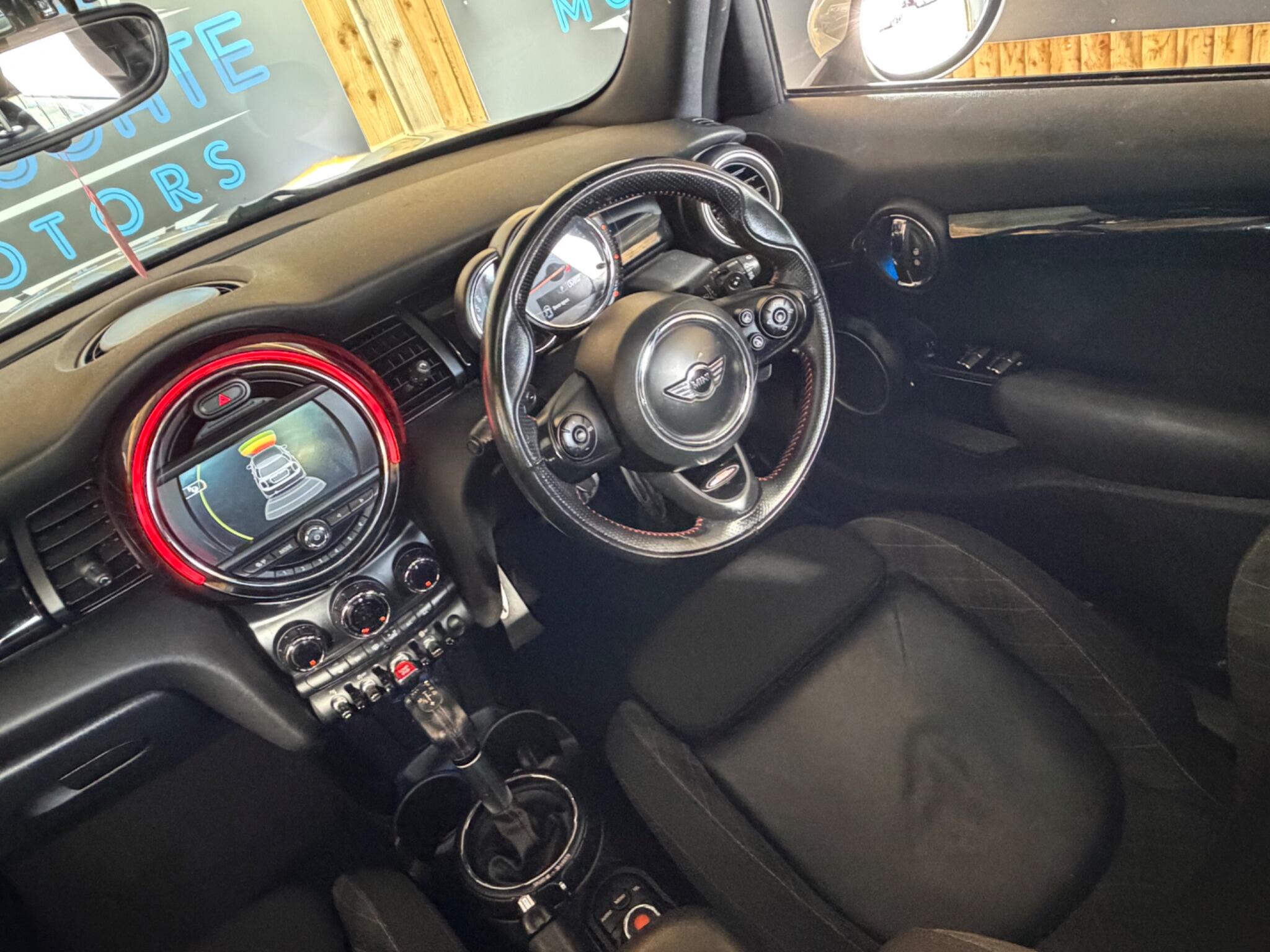 Mini Hatch view 12