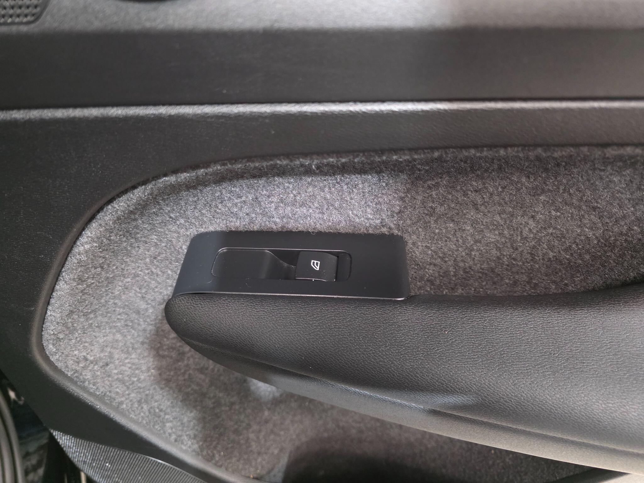 Volvo XC40 view 23