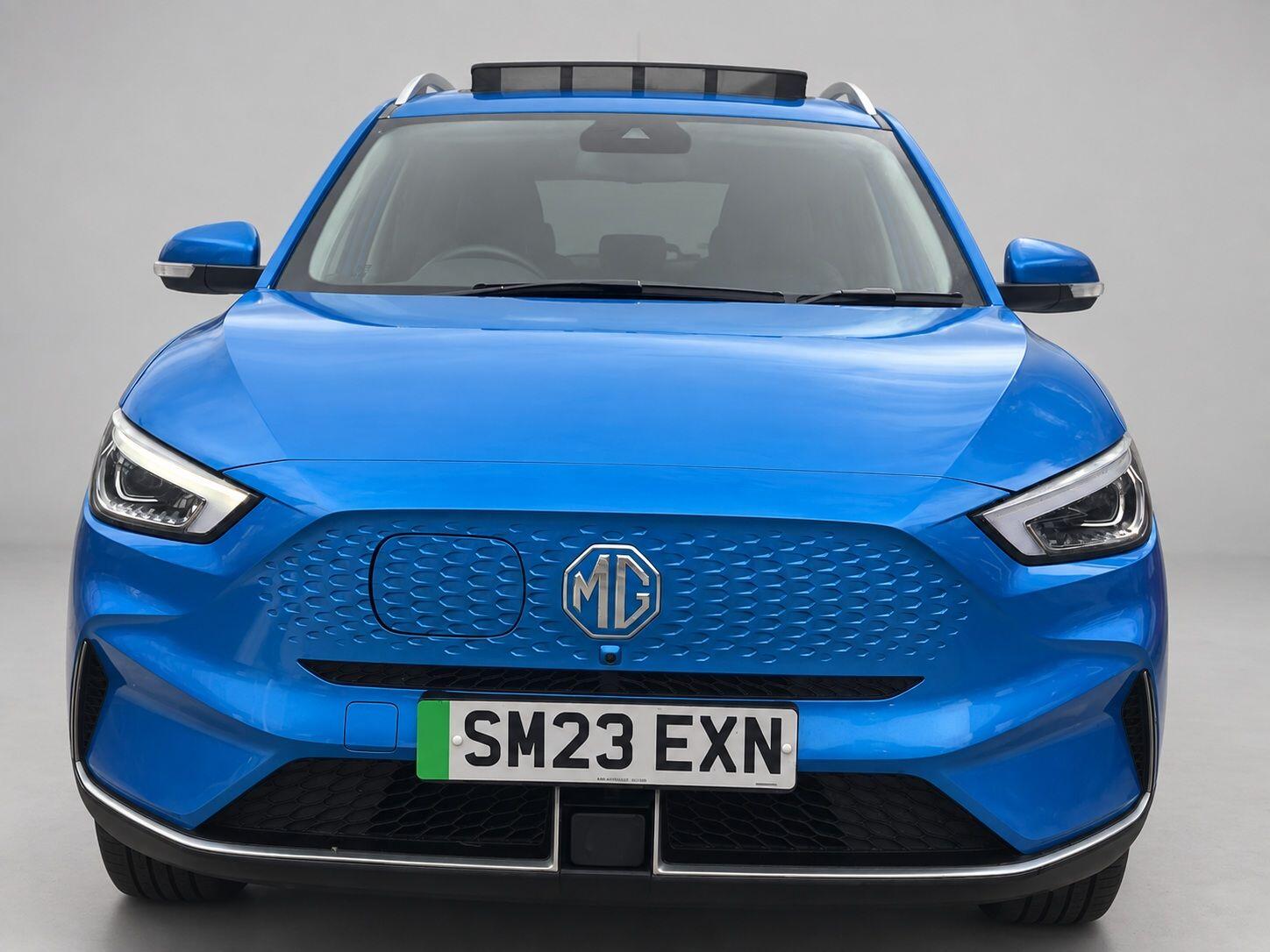 MG ZS view 3