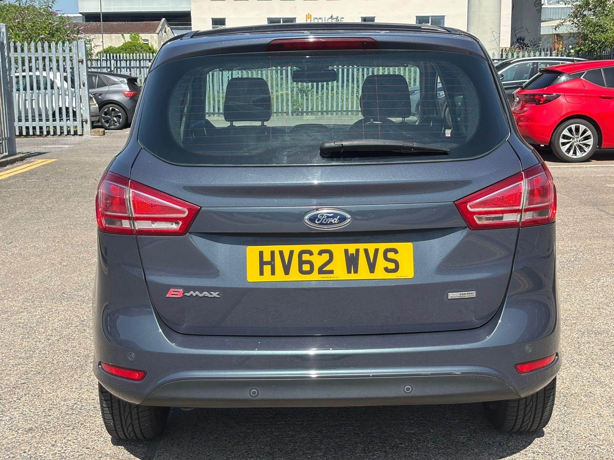Ford B-Max view 15
