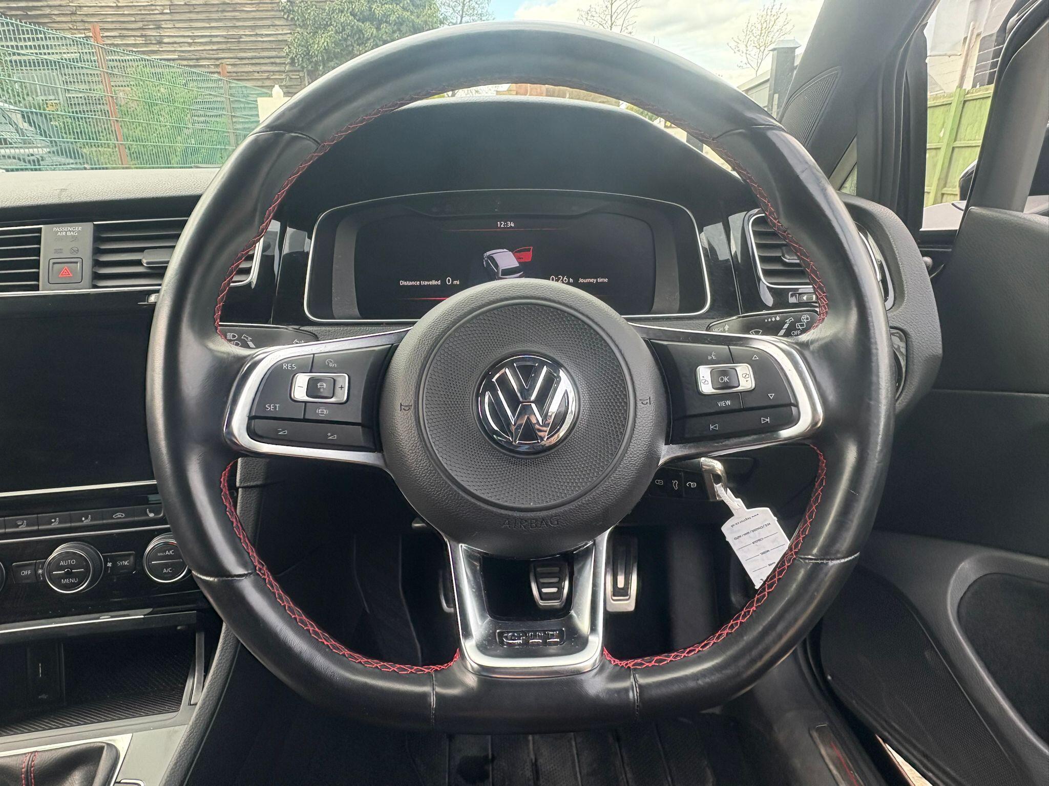 Volkswagen Golf view 23