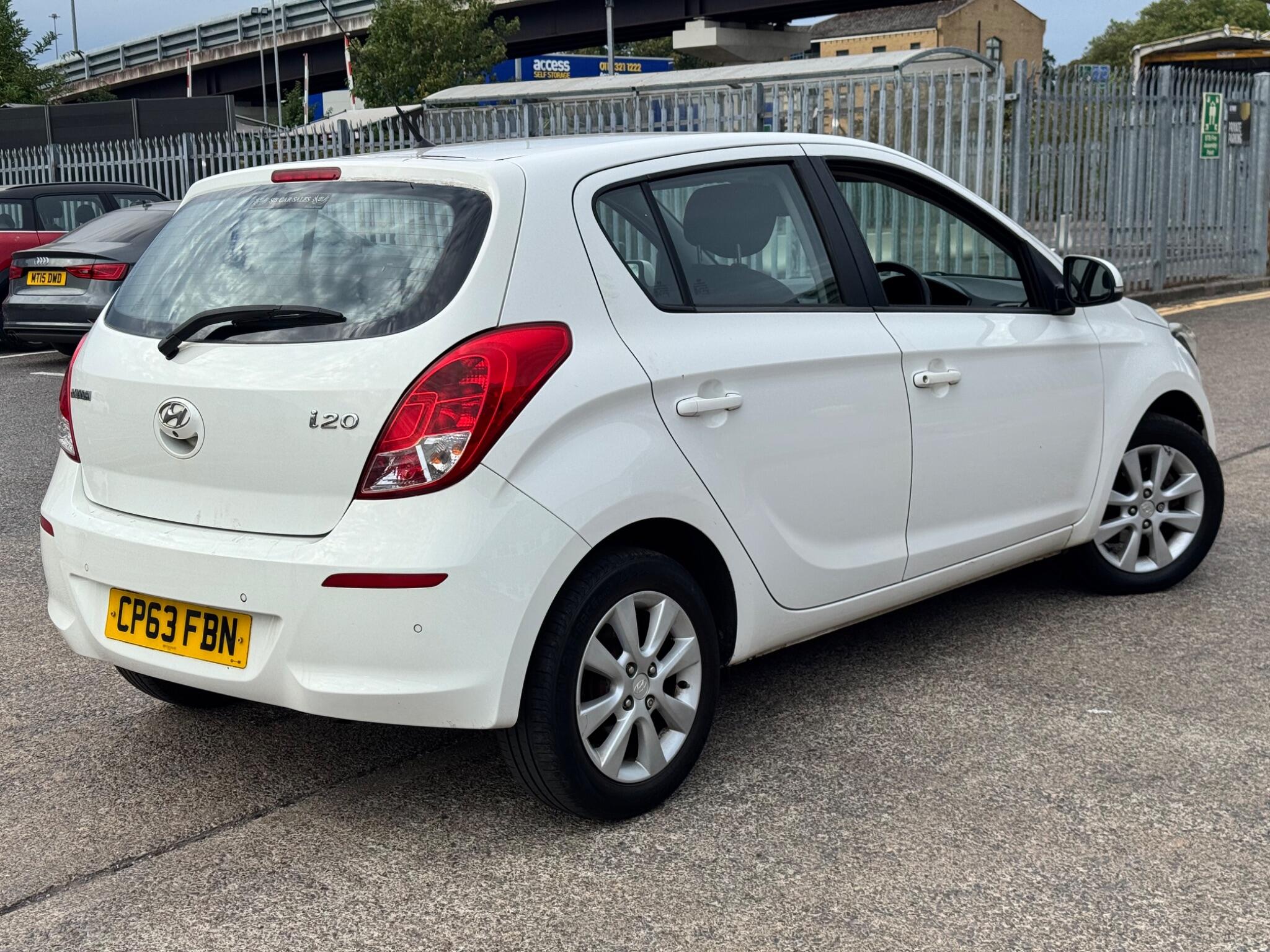 Hyundai i20 view 21