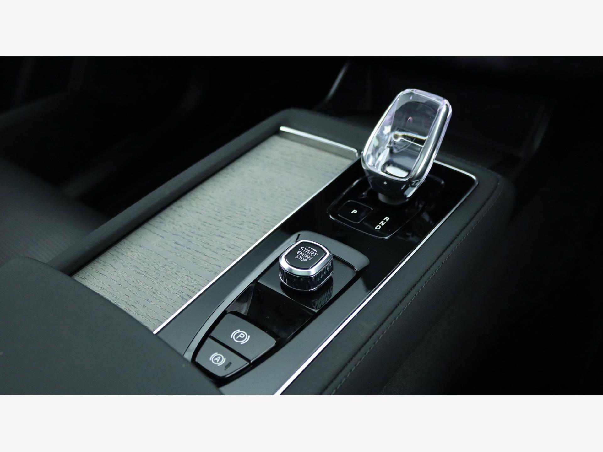 Volvo XC90 view 27