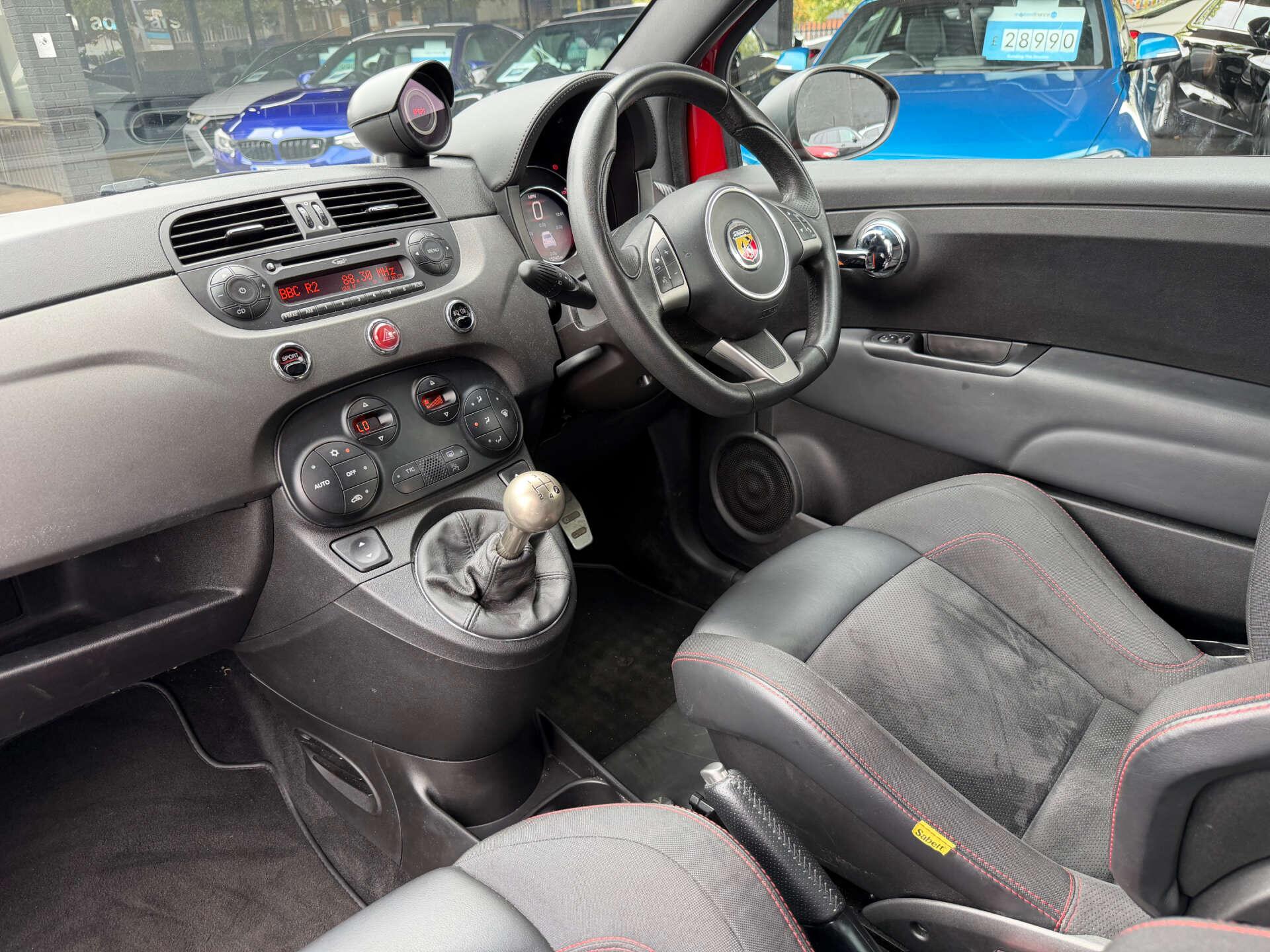 Abarth 595 view 3