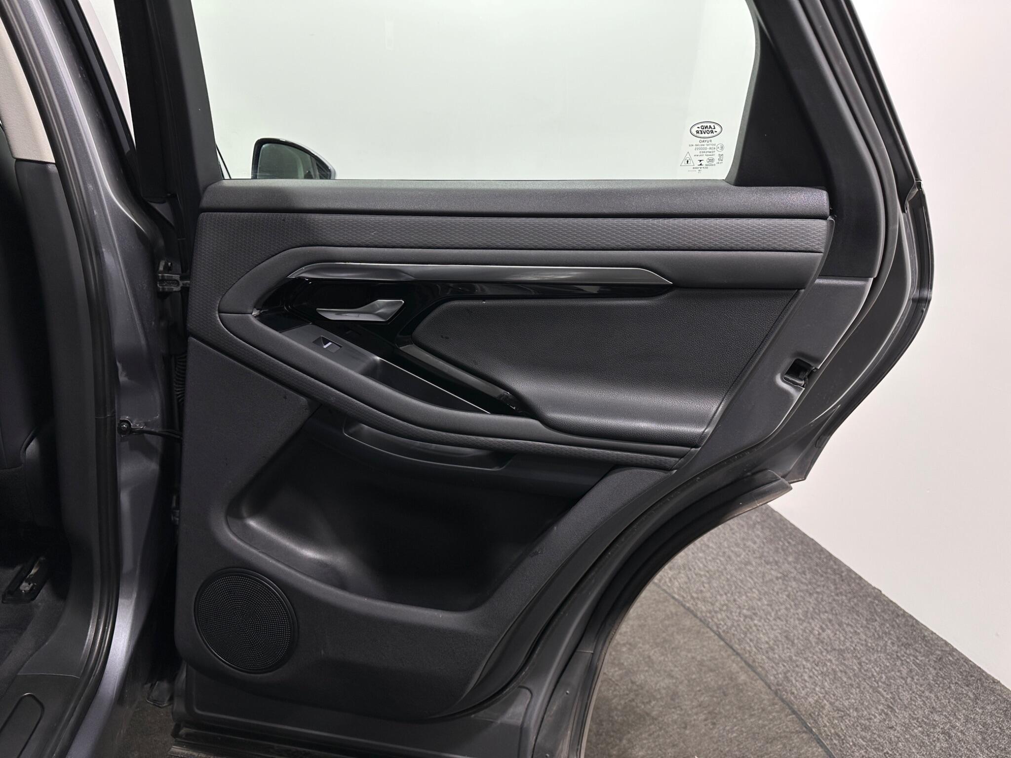 Land Rover Range Rover Evoque view 42