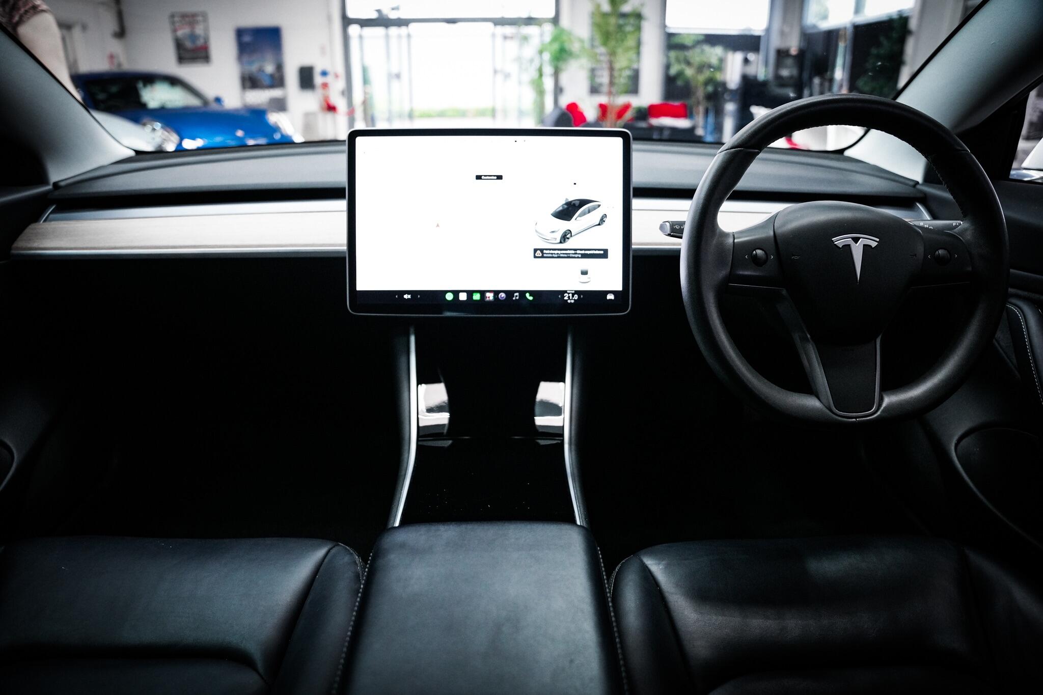 Tesla Model 3 view 21