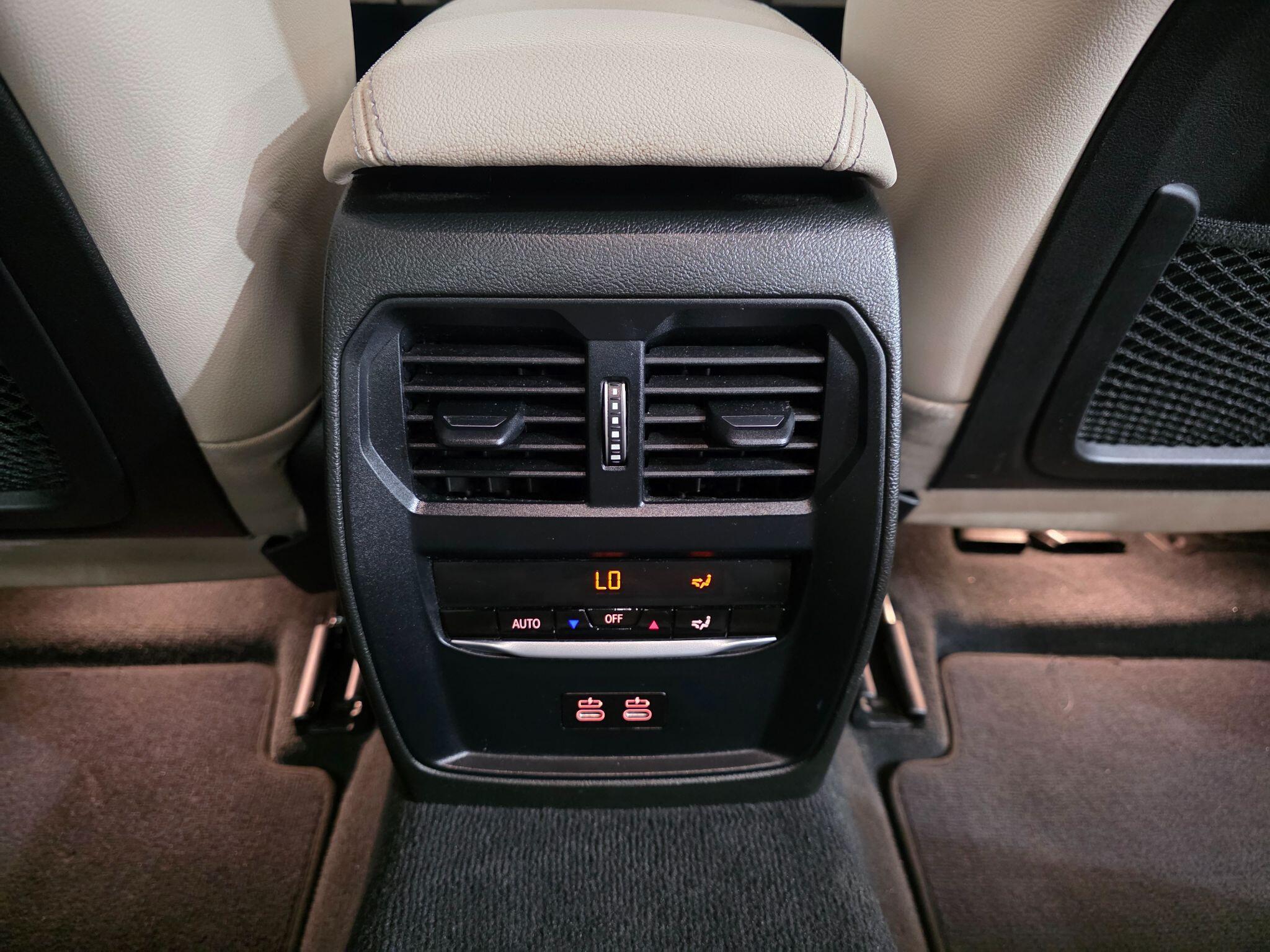 BMW 3 Series view 28