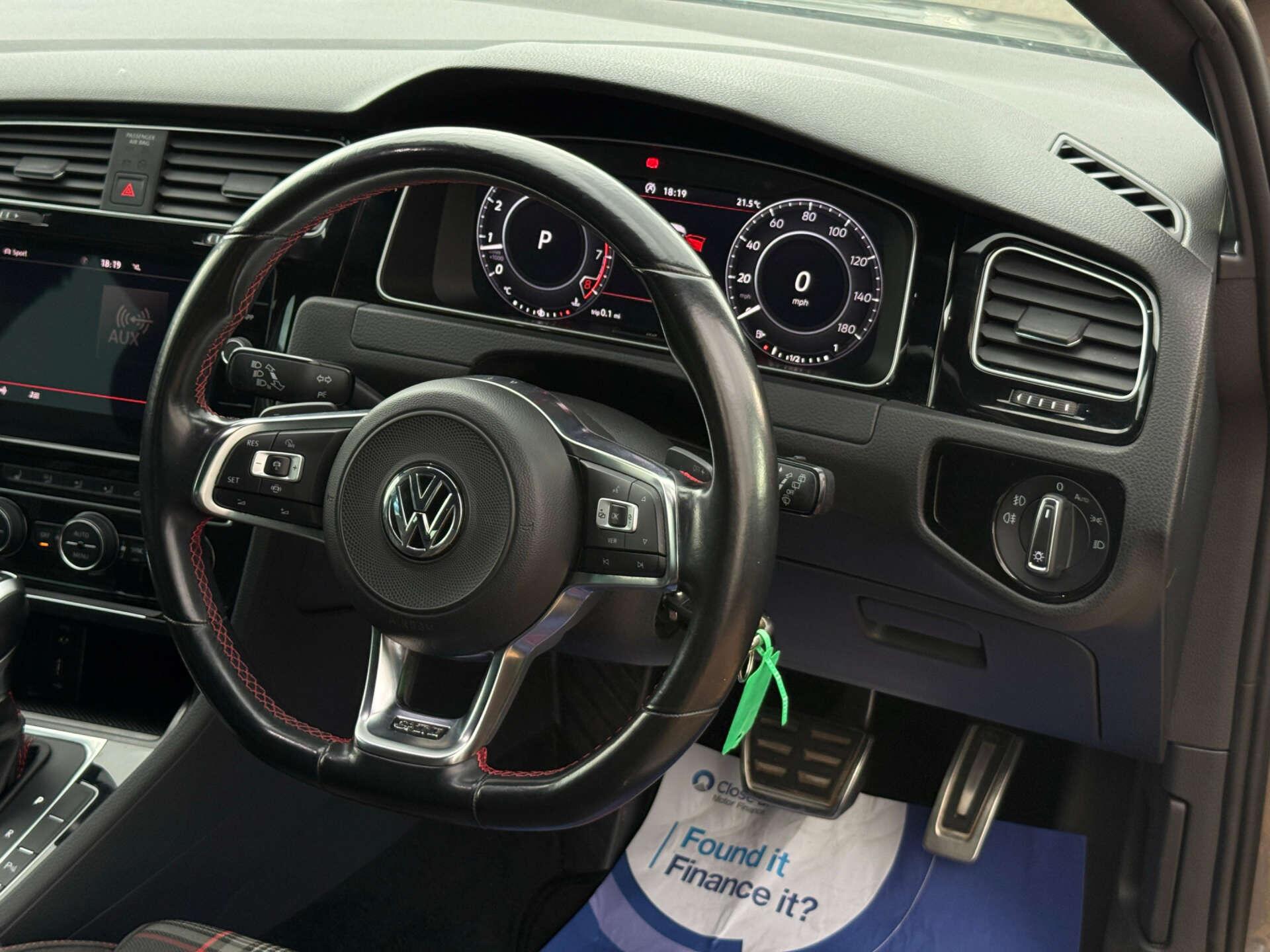 Volkswagen Golf view 40