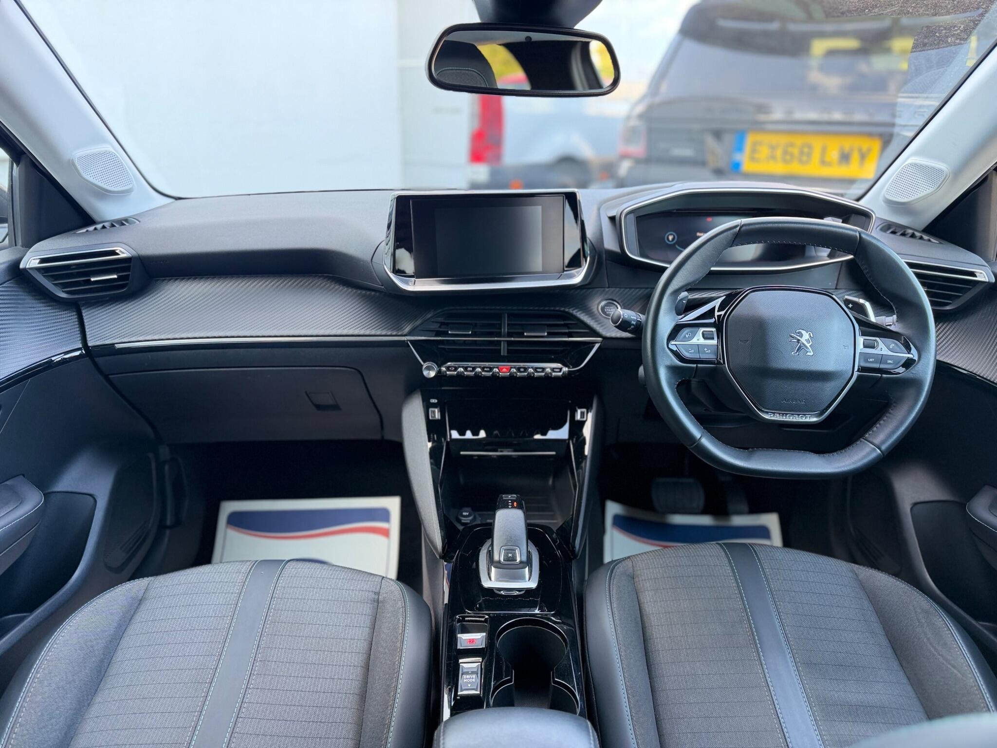Peugeot 208 view 25