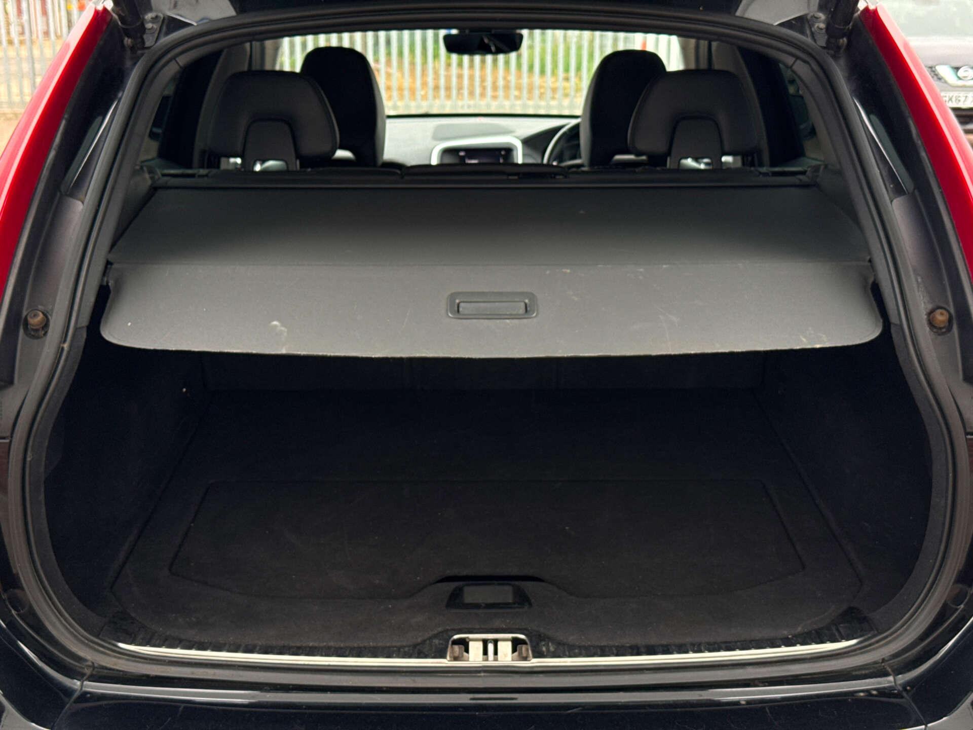 Volvo XC60 view 24