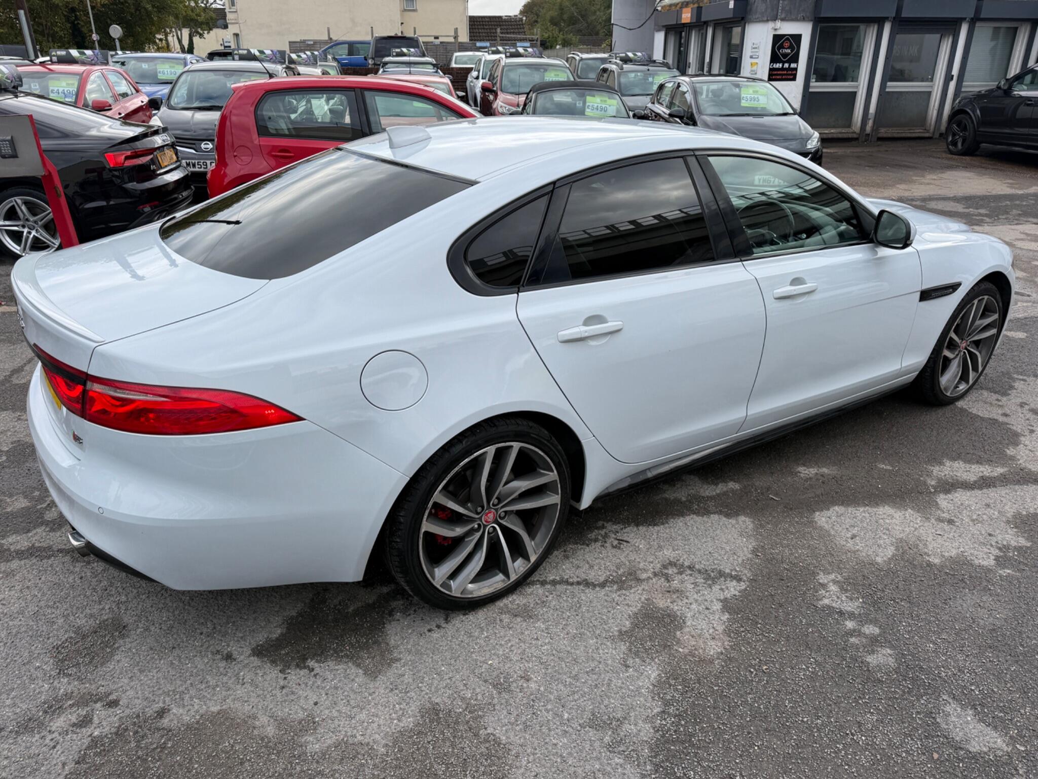 Jaguar XF - Image 16