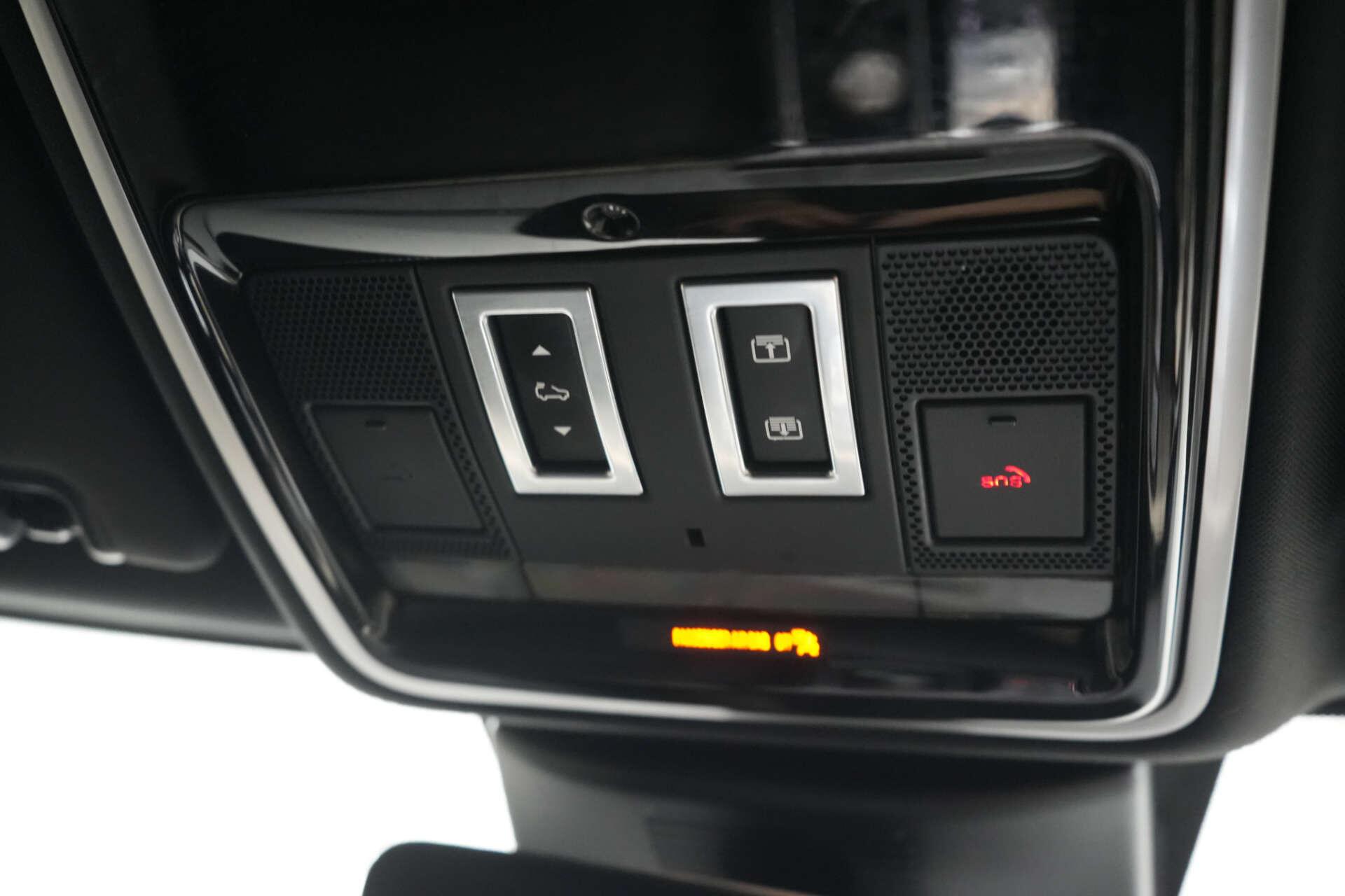 Land Rover Range Rover view 50