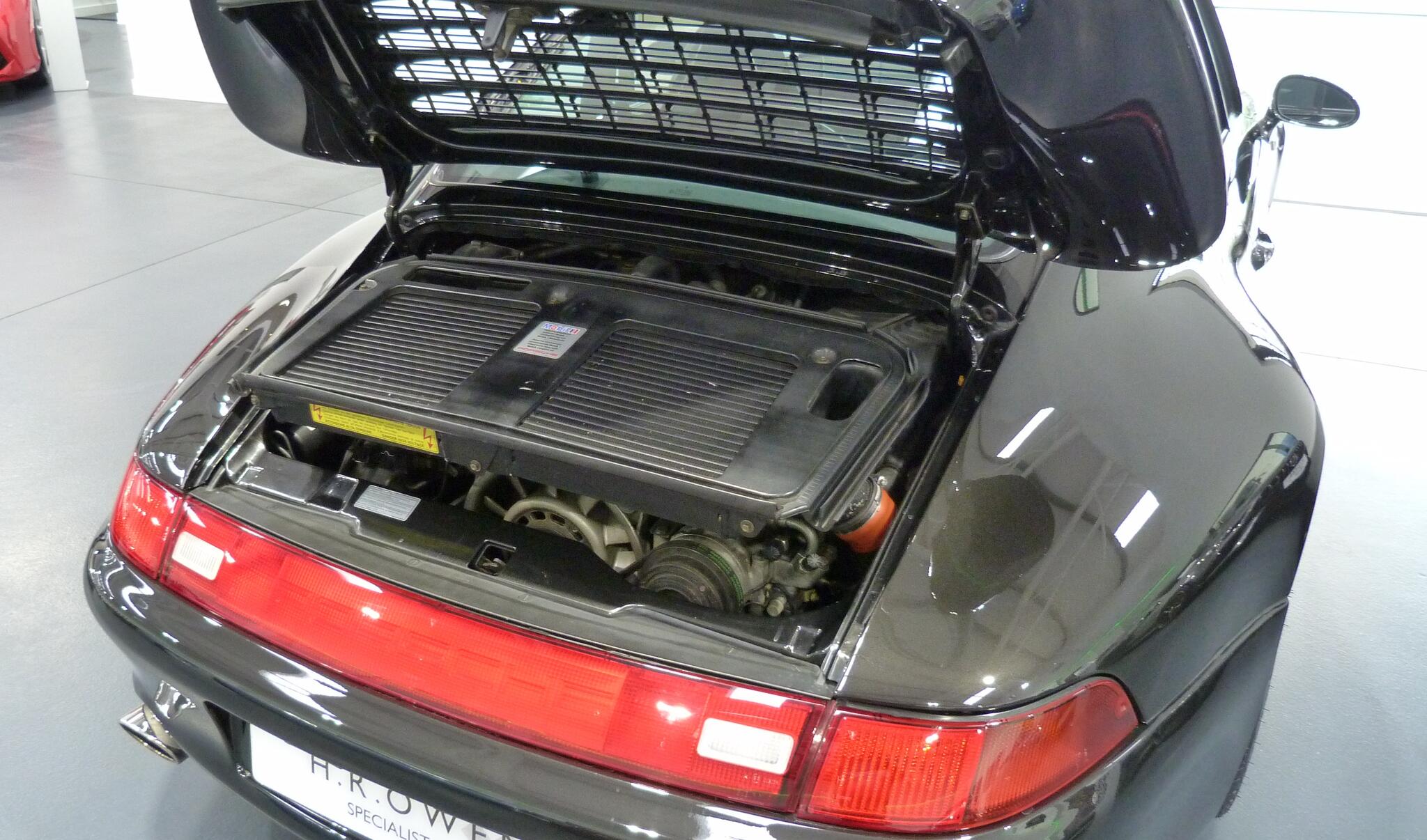Porsche 911 view 32