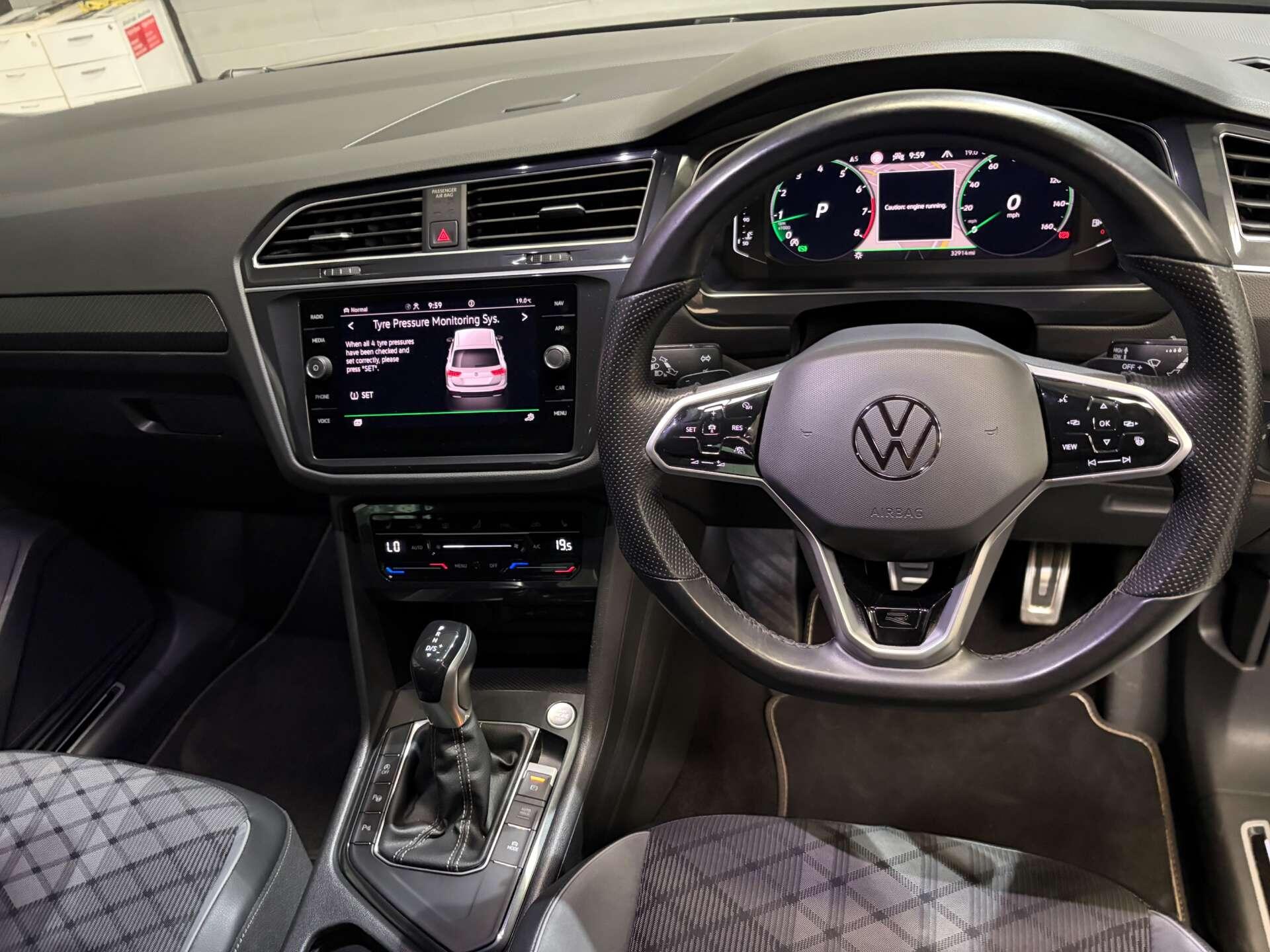 Volkswagen Tiguan view 16