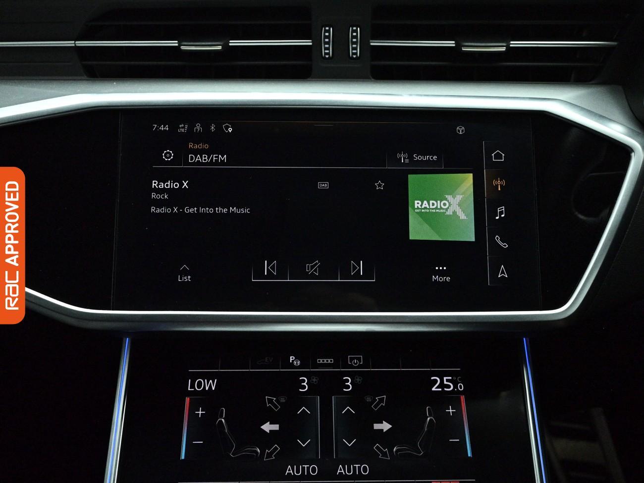 Audi A6 view 16