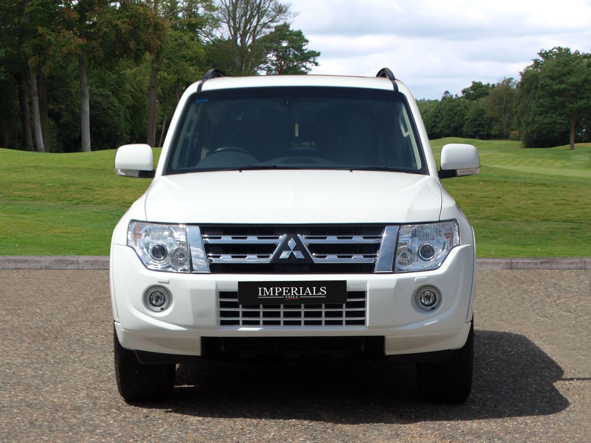 Mitsubishi Shogun view 9