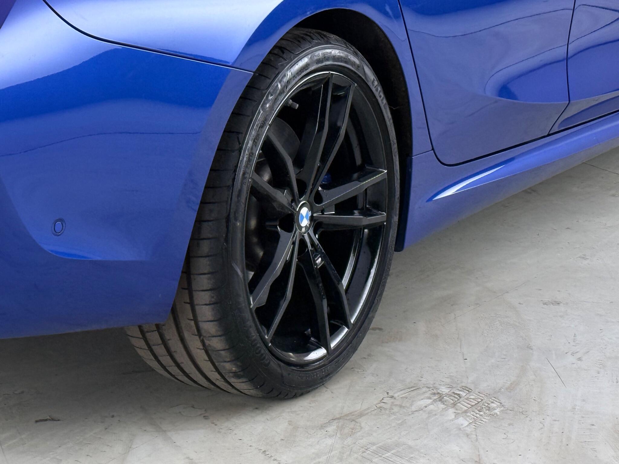 BMW 3 Series view 10