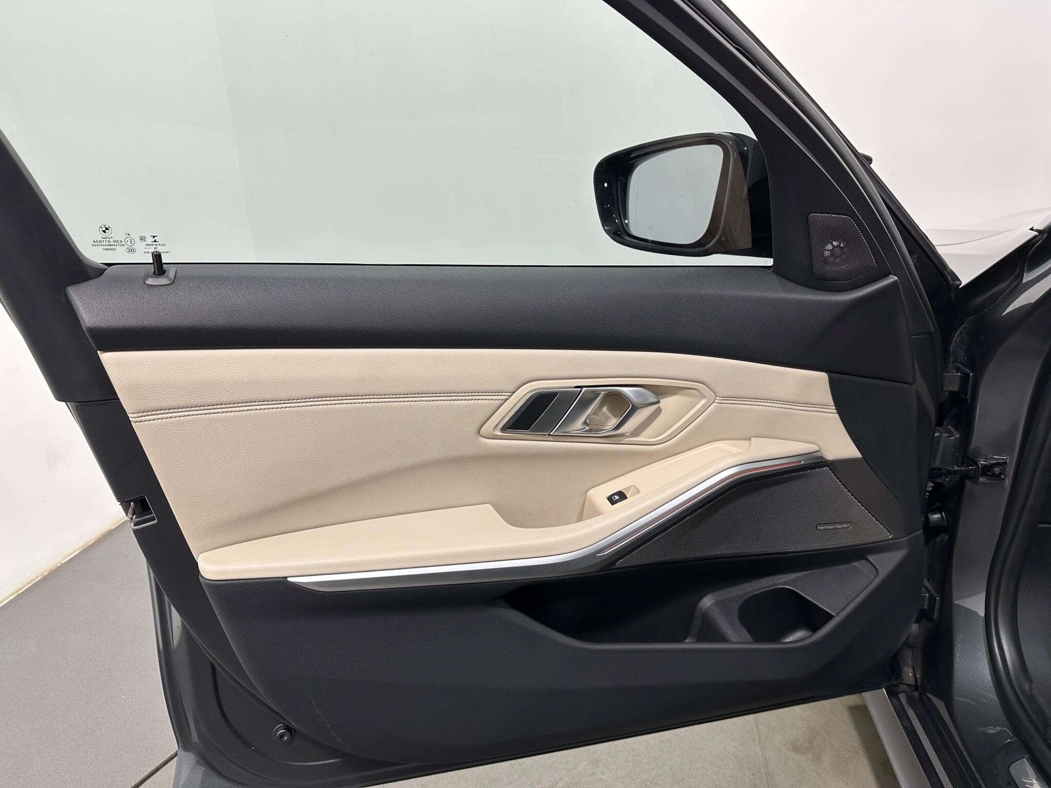 BMW 3 Series view 39