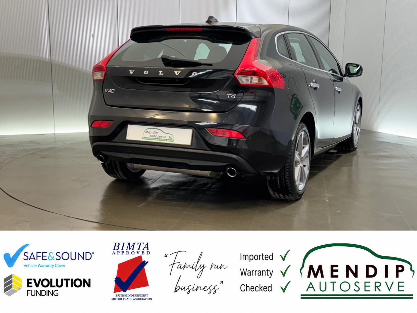 Volvo V40 view 24
