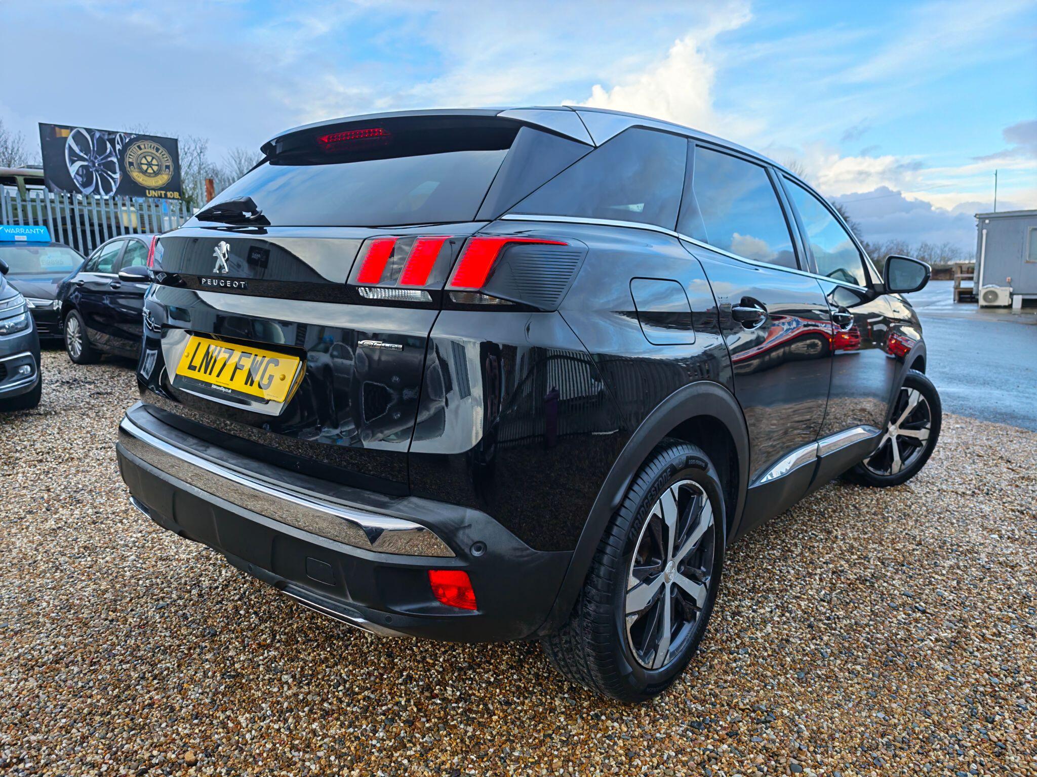 Peugeot 3008 view 5