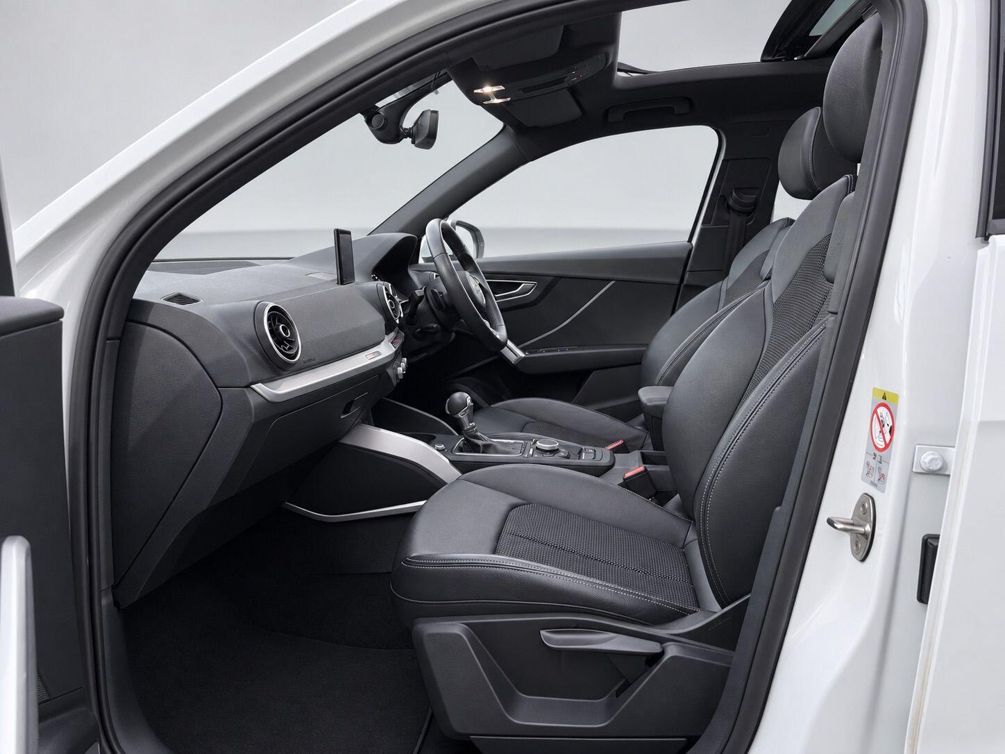 Audi Q2 view 36