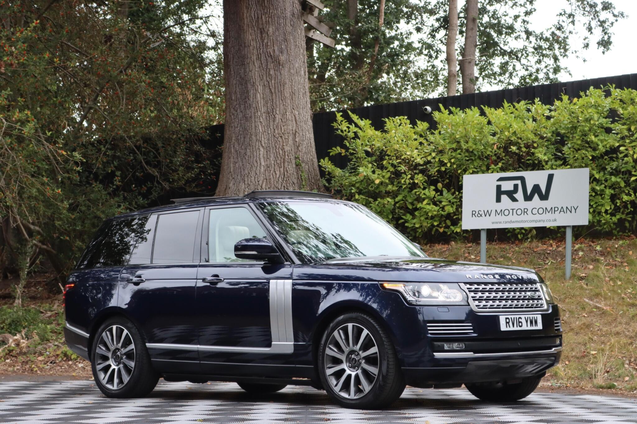 Land Rover Range Rover view 24