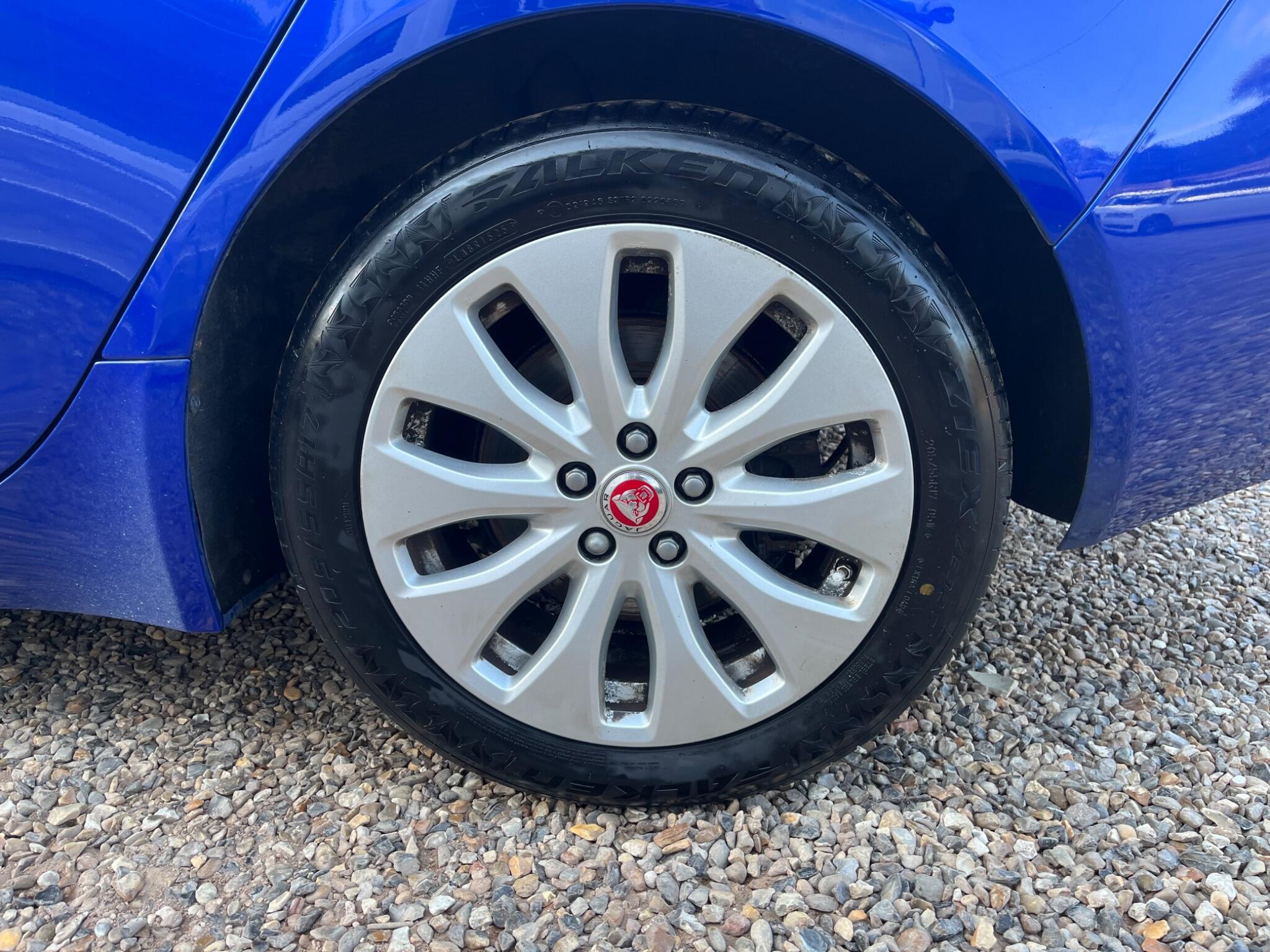 Jaguar XE view 7