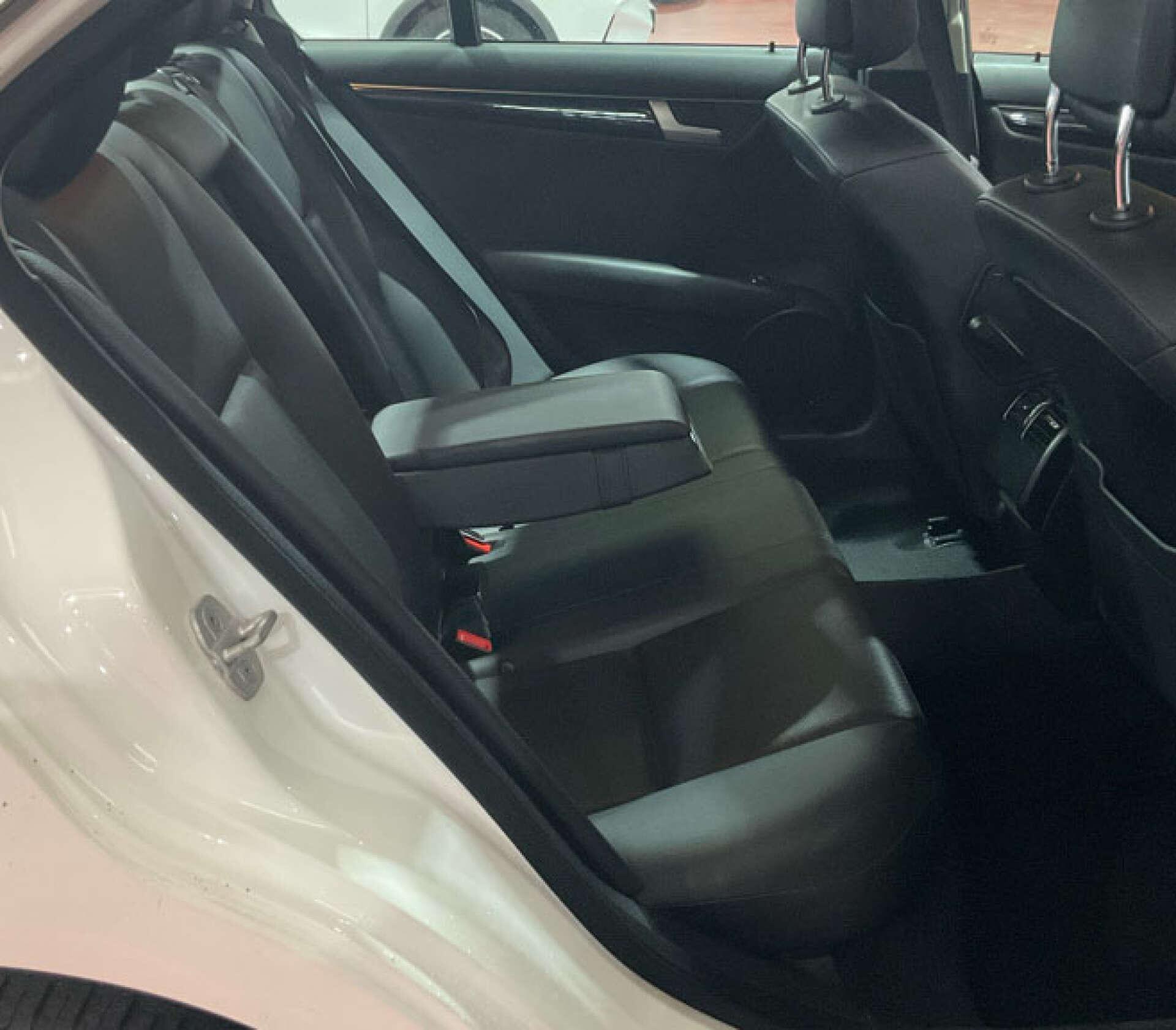 Mercedes-Benz C-Class view 5
