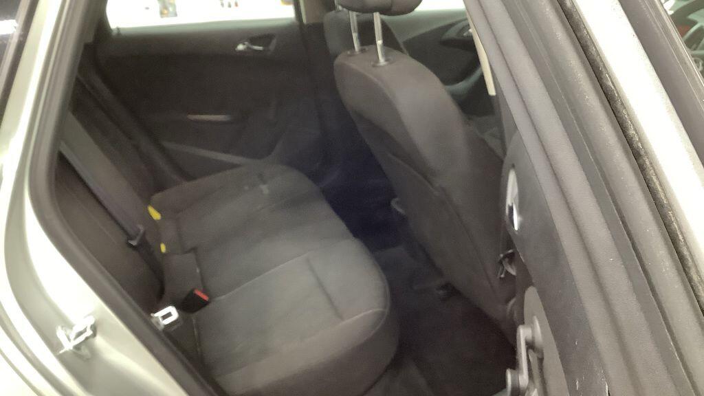 Vauxhall Astra view 8