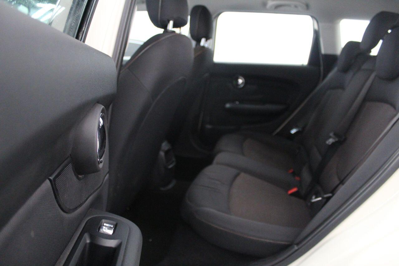 MINI Clubman view 52