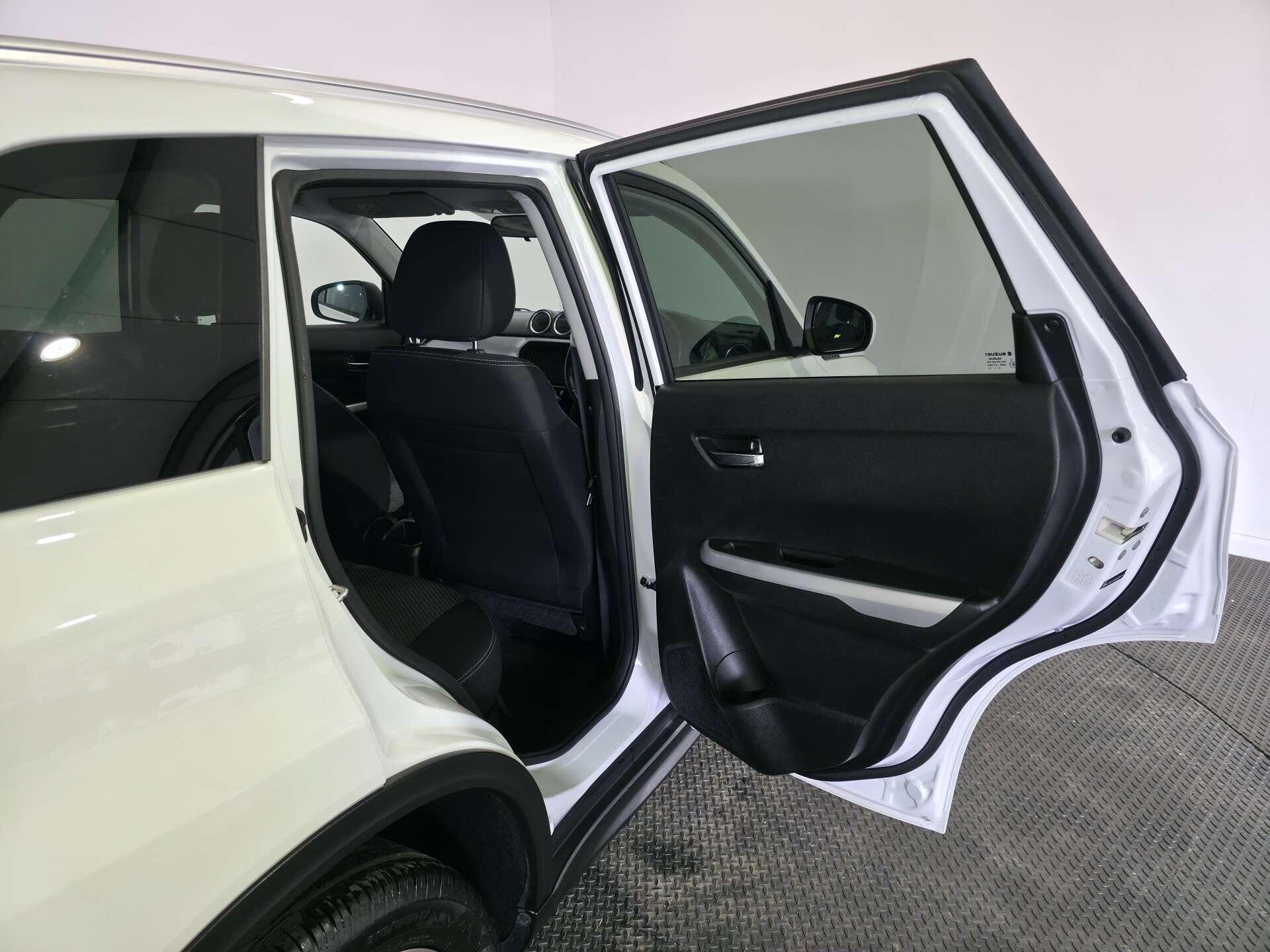 Suzuki Vitara view 43