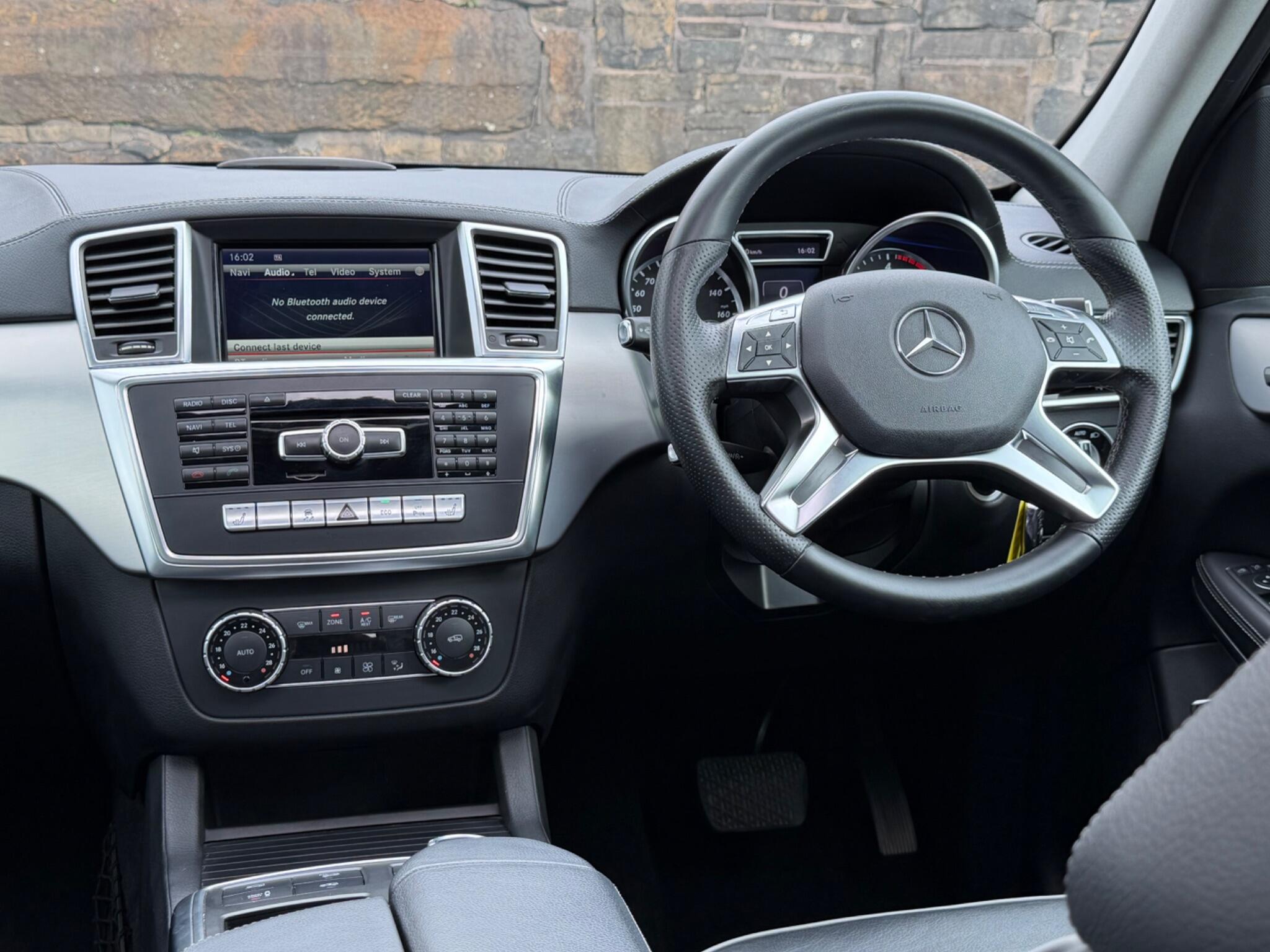 Mercedes-Benz GL view 27