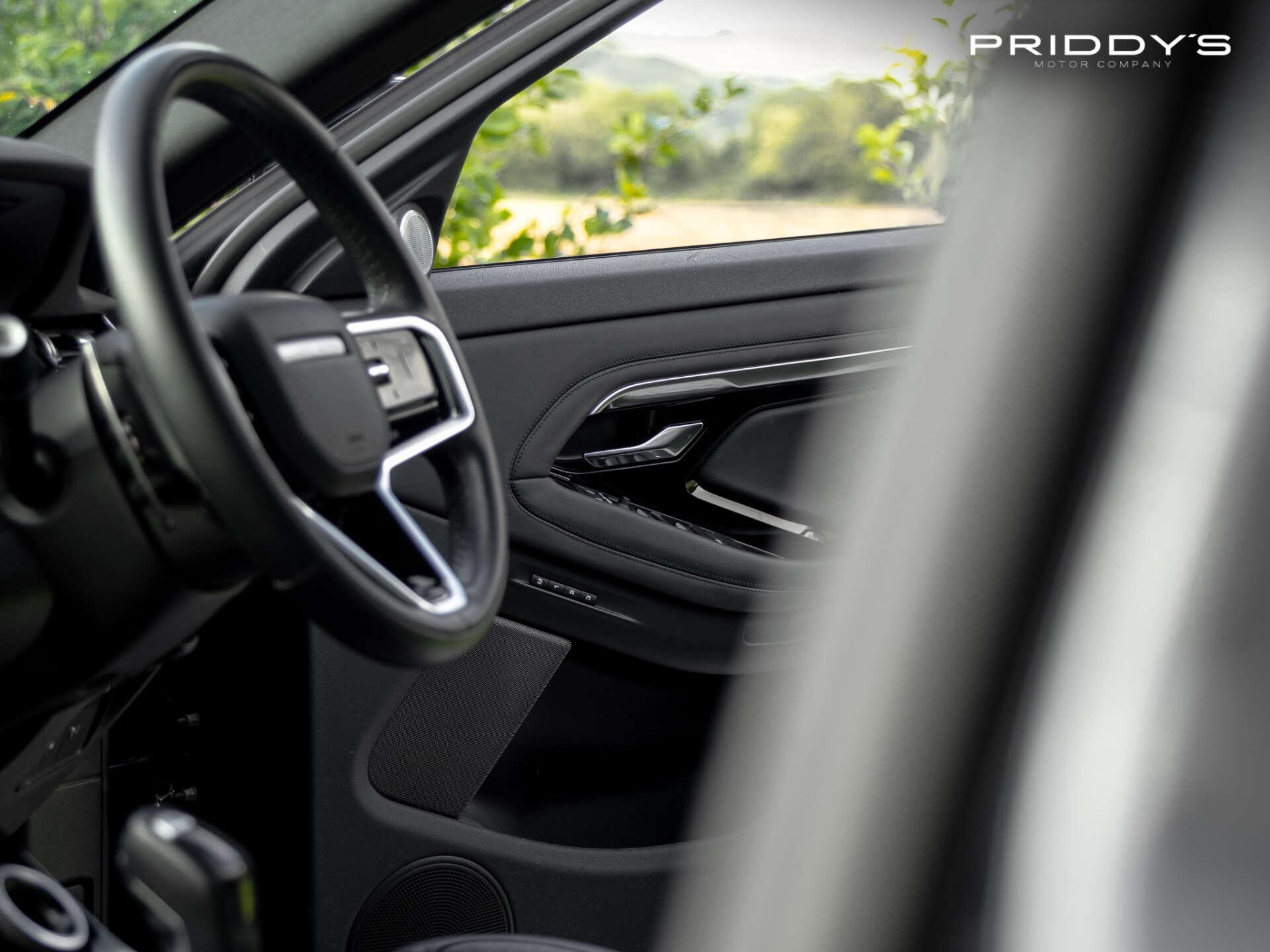 Land Rover Range Rover Evoque view 32