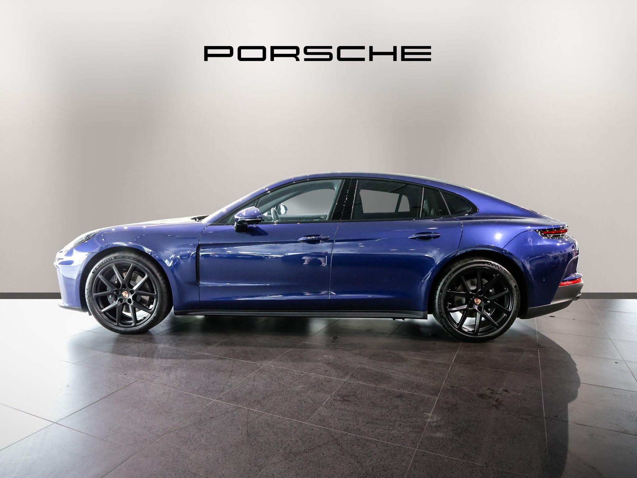 Porsche Panamera view 36