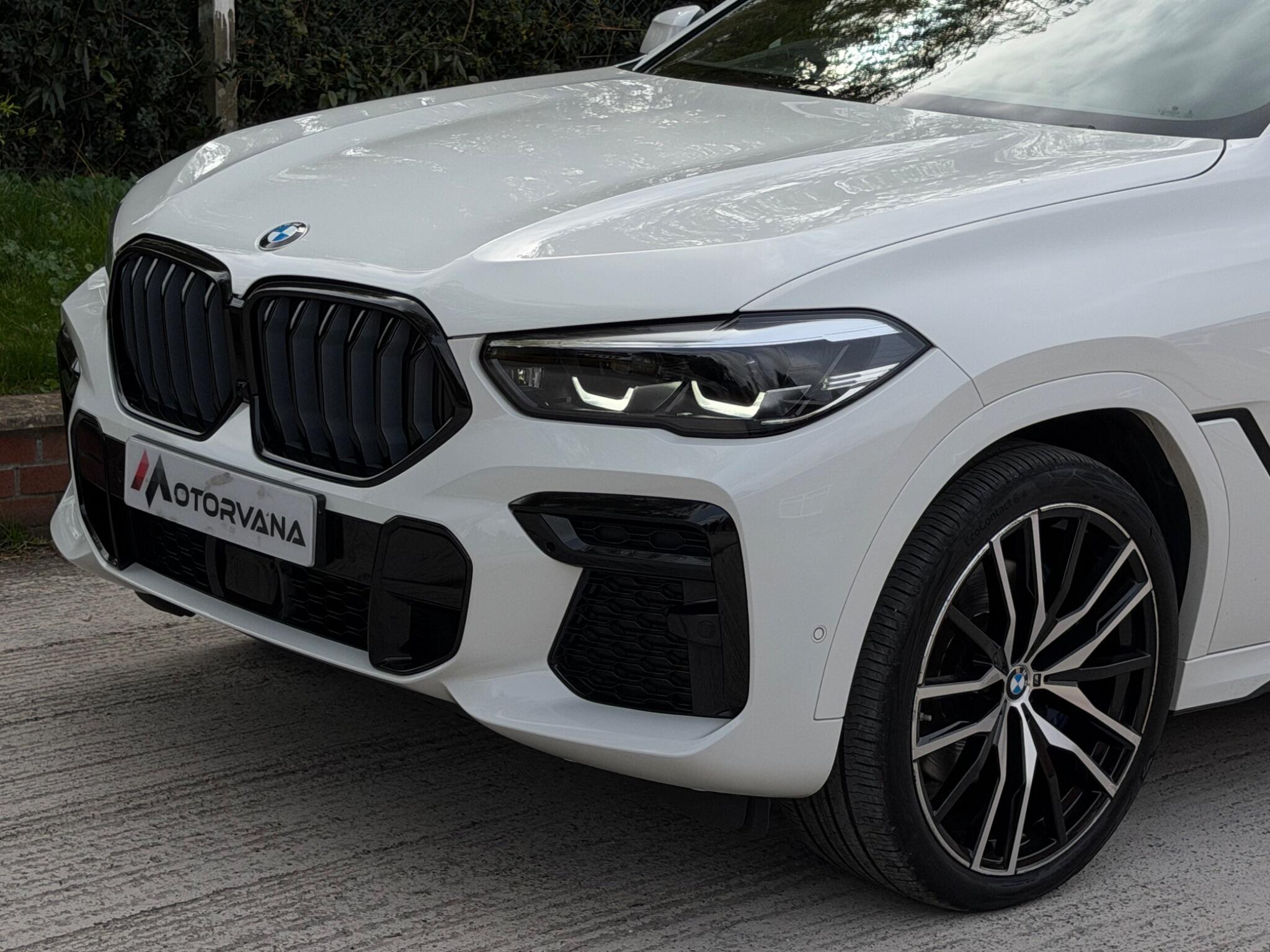 BMW X6 view 8