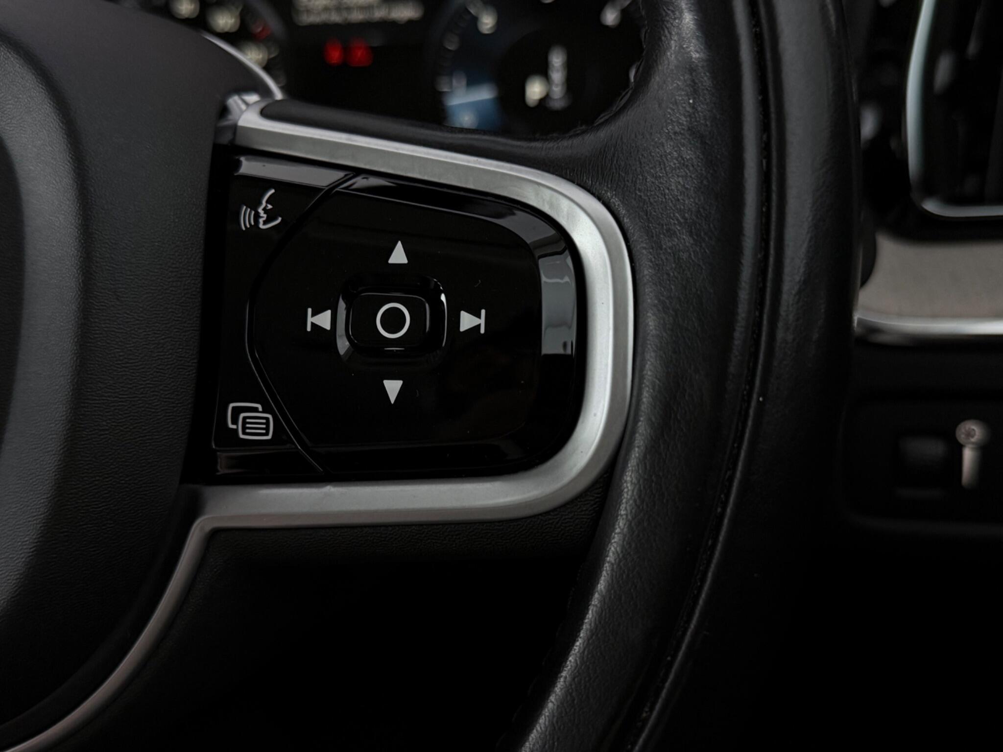 Volvo XC60 view 15