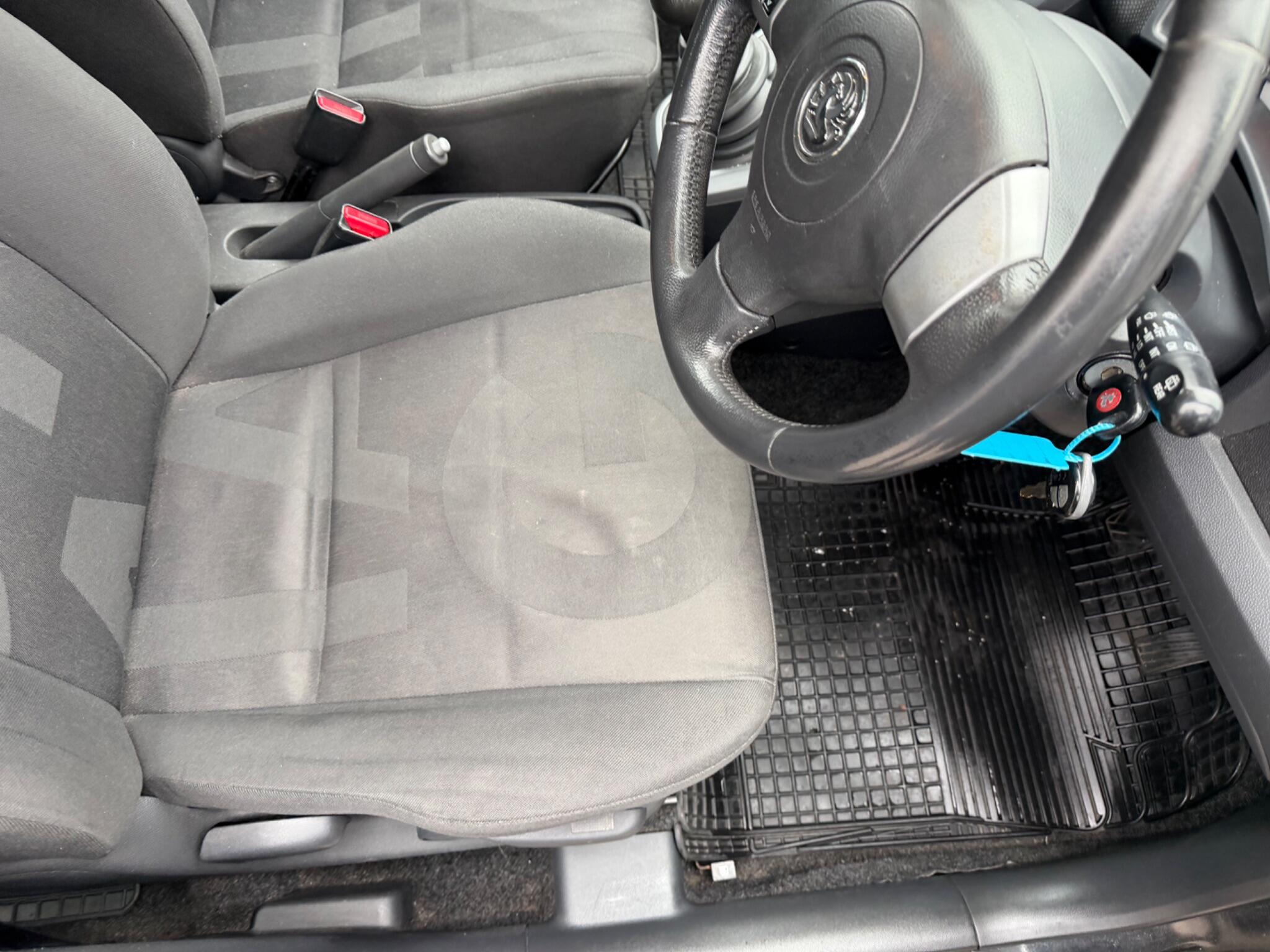 Vauxhall Agila view 25