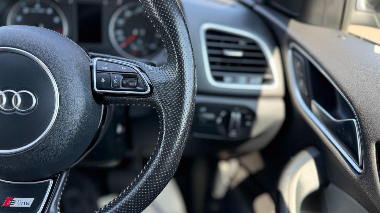 Audi Audi Q3 view 24