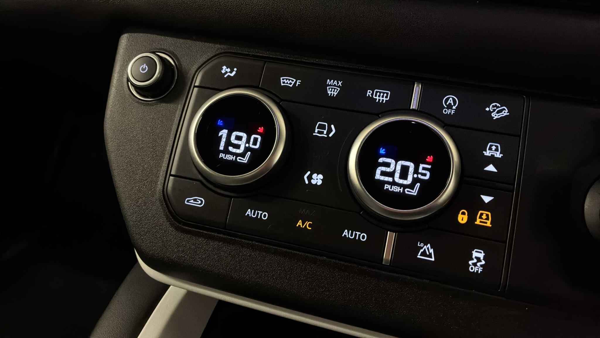 Land Rover Defender view 30