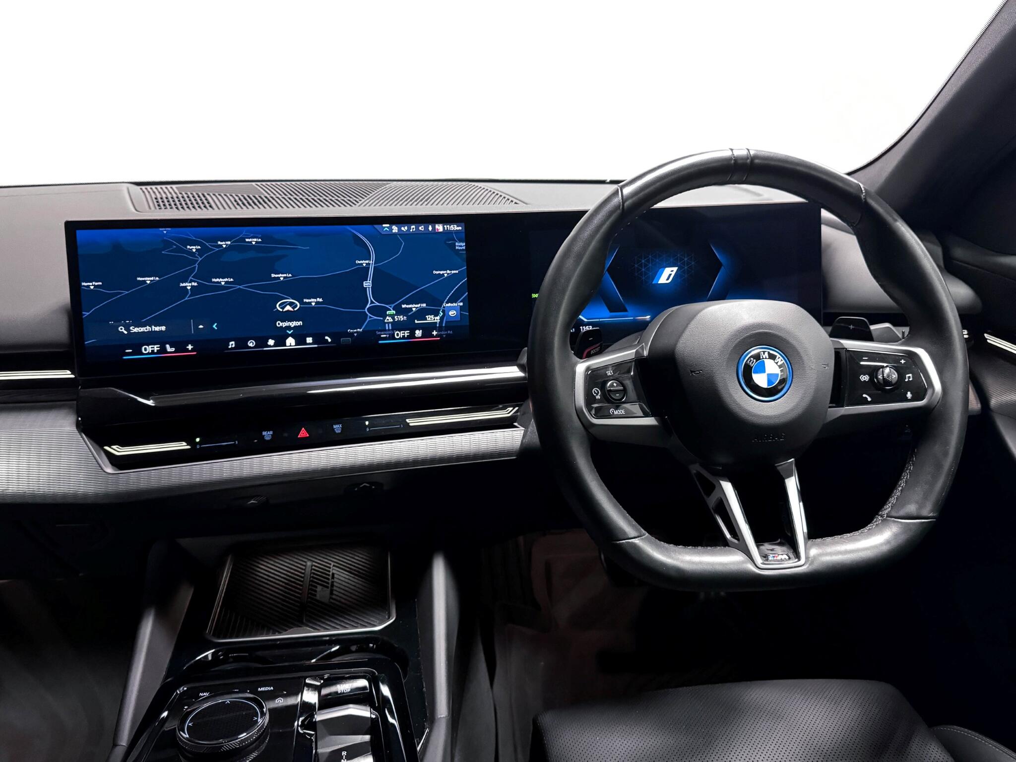 BMW 5 Series view 14