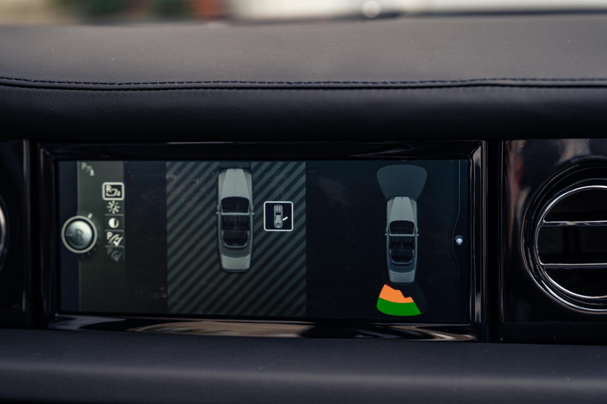 Rolls-Royce Phantom view 32