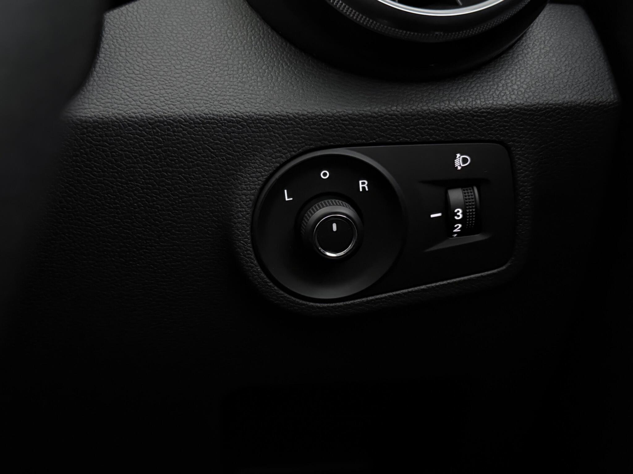 MG ZS view 23