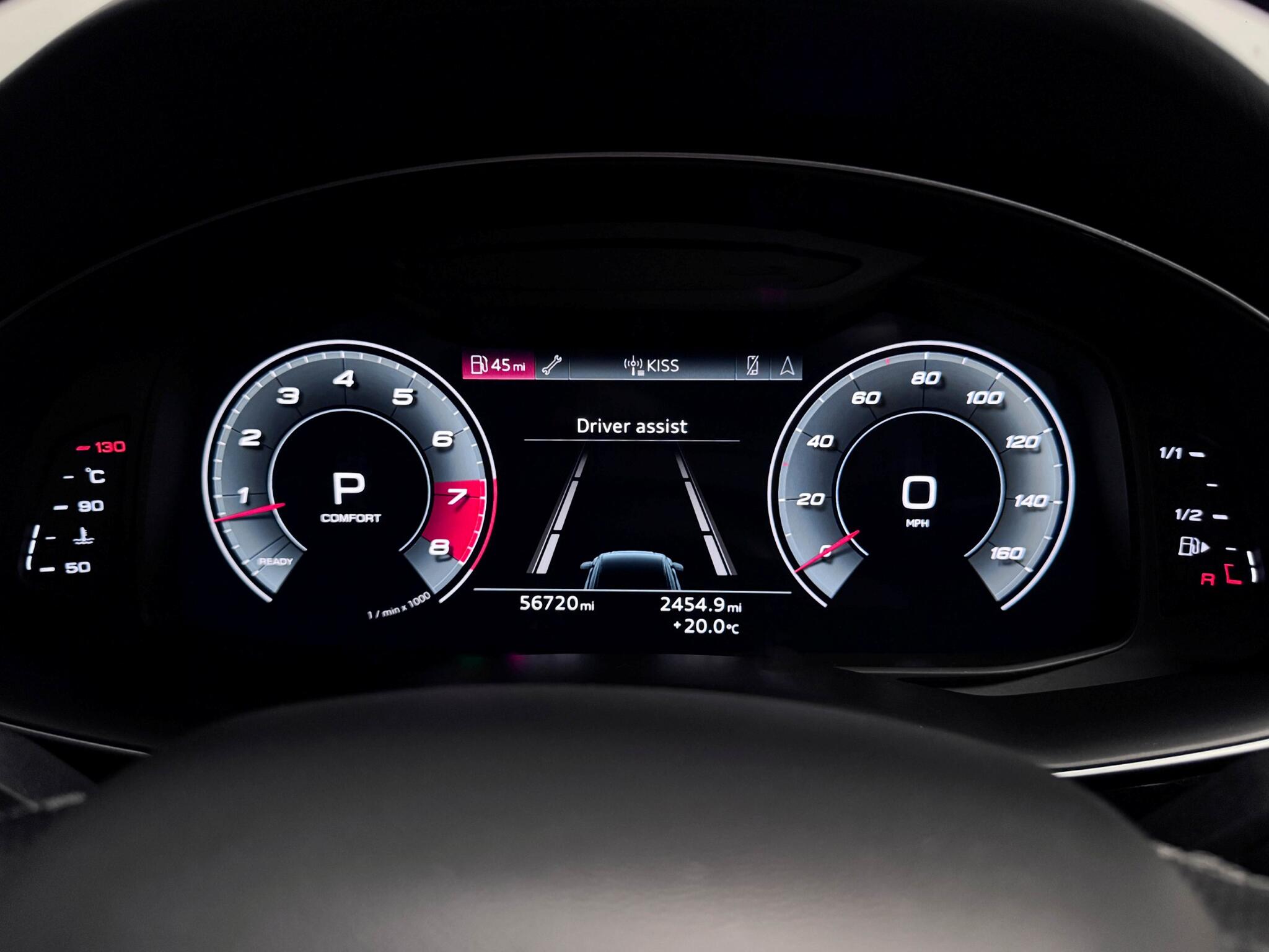 Audi SQ8 view 14
