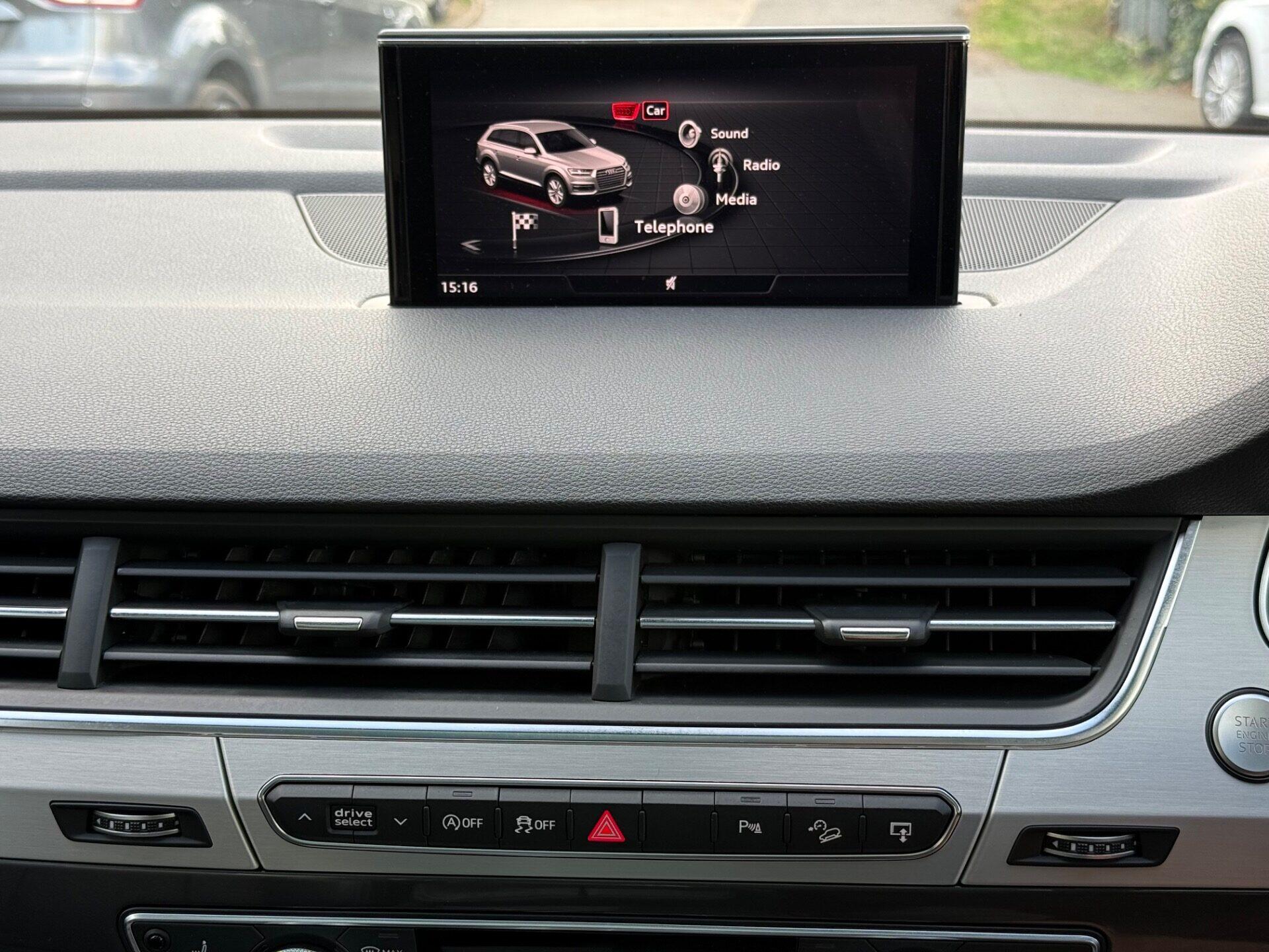 Audi Q7 view 41