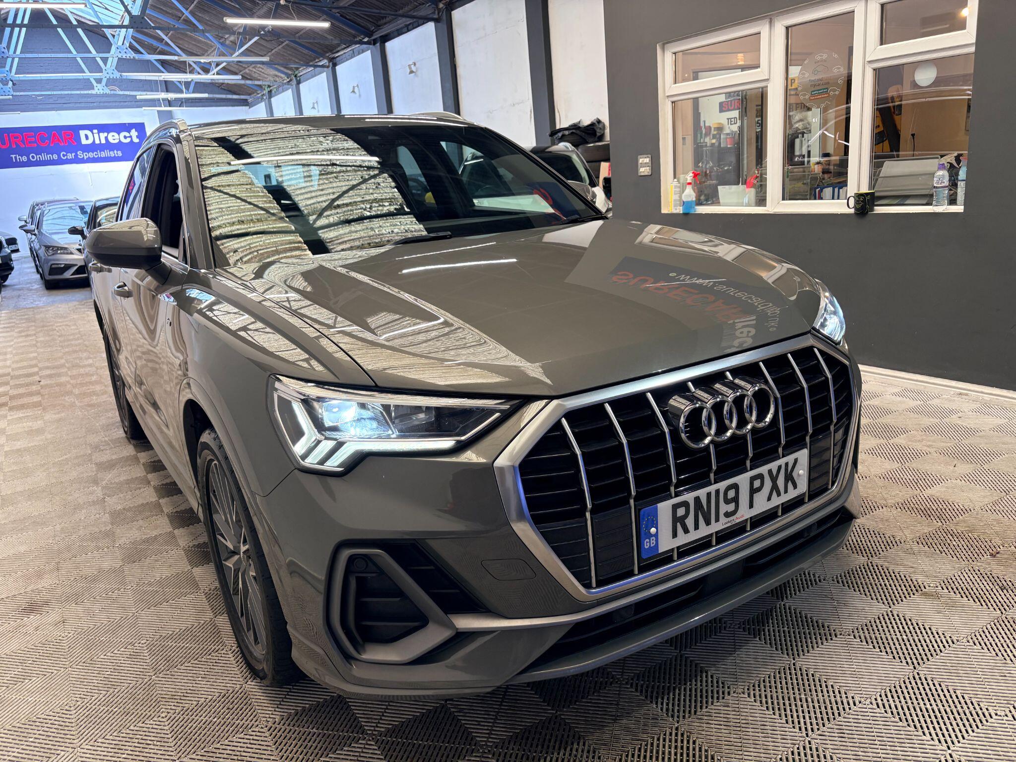 Audi Q3 view 21