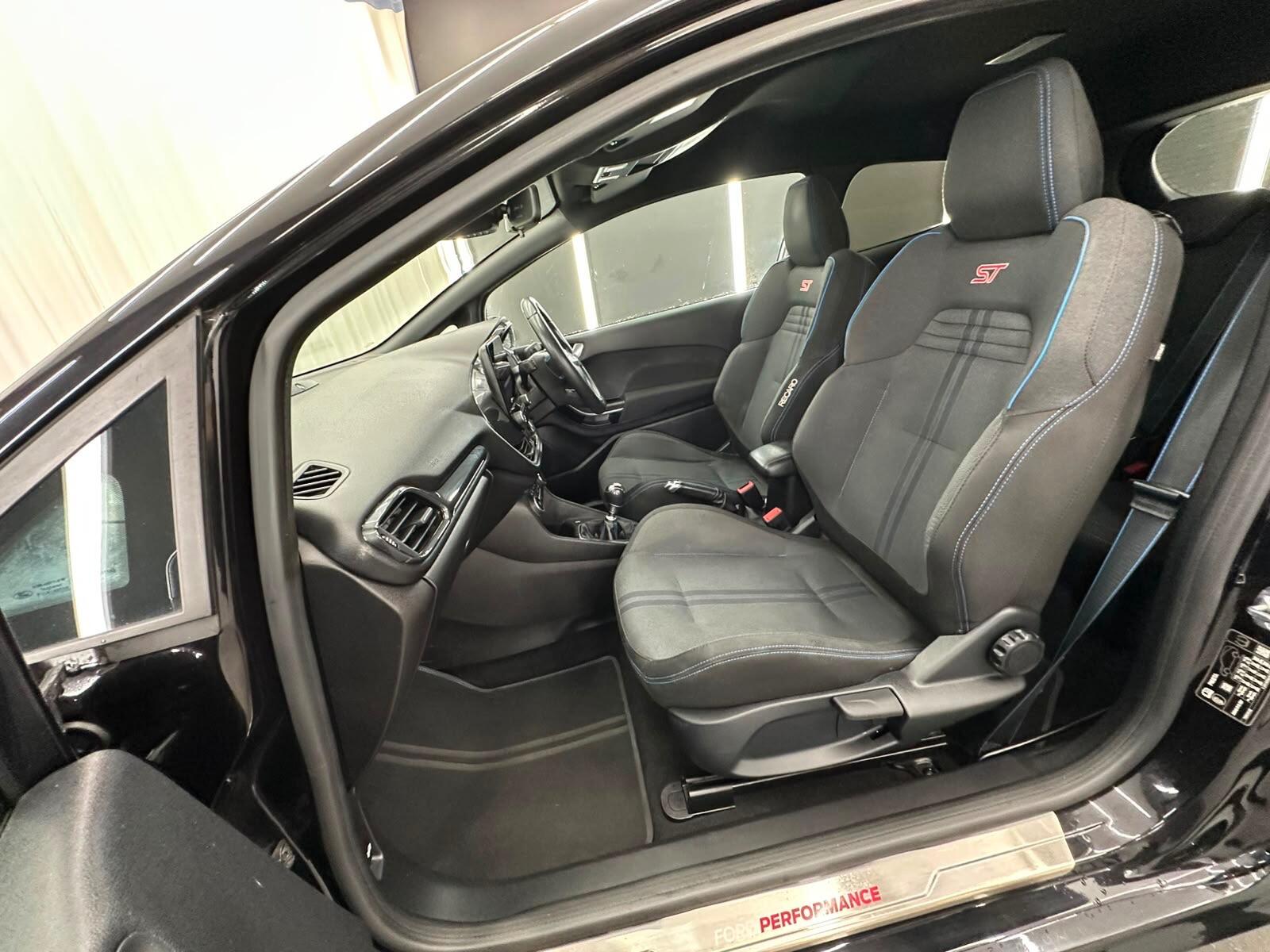 Ford Fiesta view 26