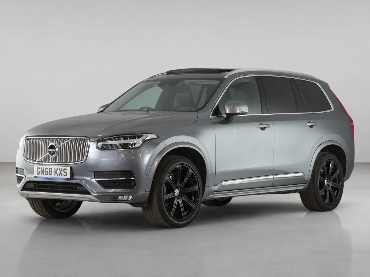 Volvo XC90 view 2