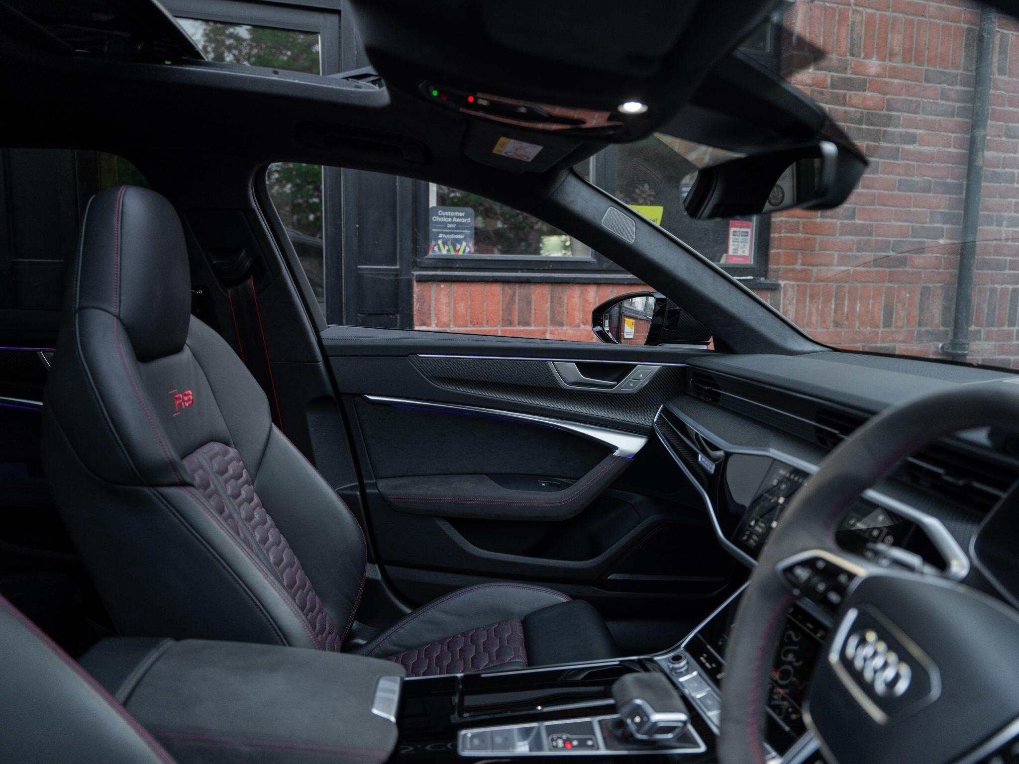 Audi RS6 Avant view 40